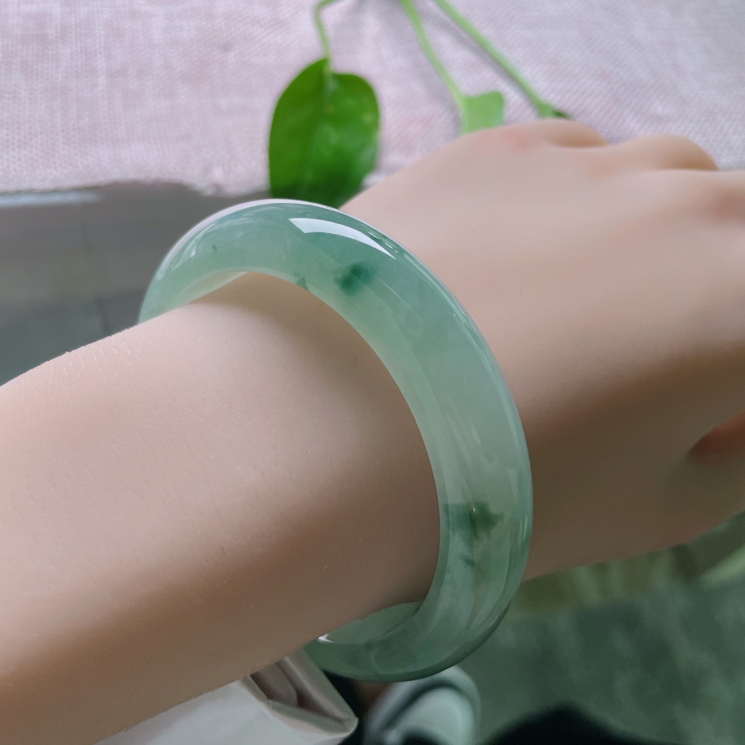 55.4/12.7/8.6，飘花正圈，如山谷空灵，清幽雅静，种老，盈盈一水间，无裂，ss50466a