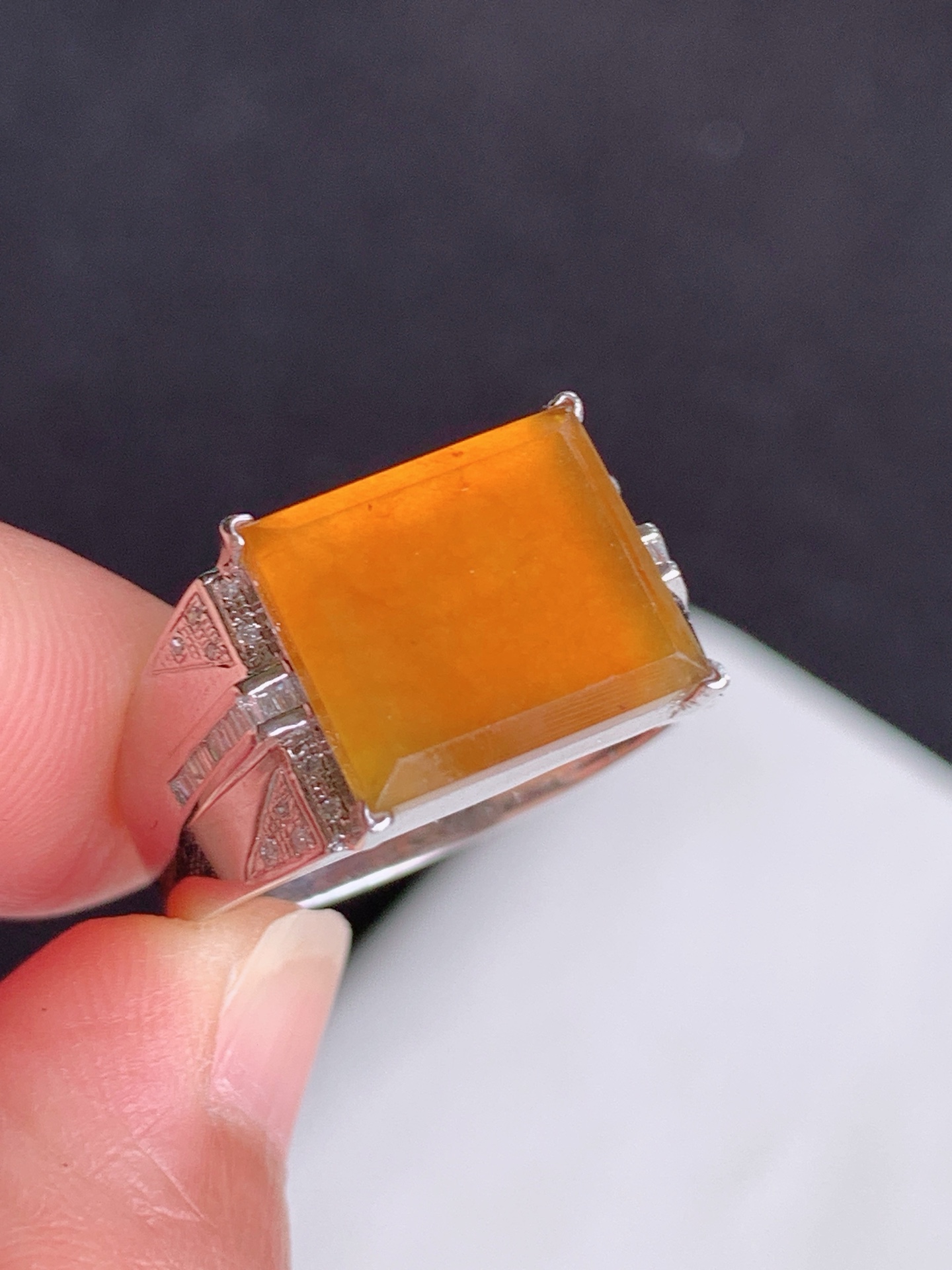 ️【18k镶嵌冰黄马鞍戒】无裂 裸石尺寸：12 7/10/6 2 圈口：14