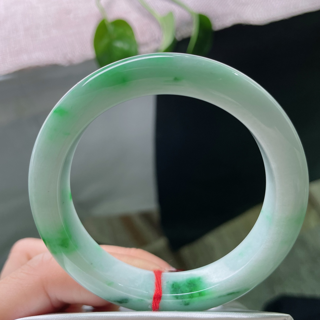 54.8/12.1/9.3，飘绿正圈，如春水初生，在光晕流转间凝住时光。无裂，ss50793a