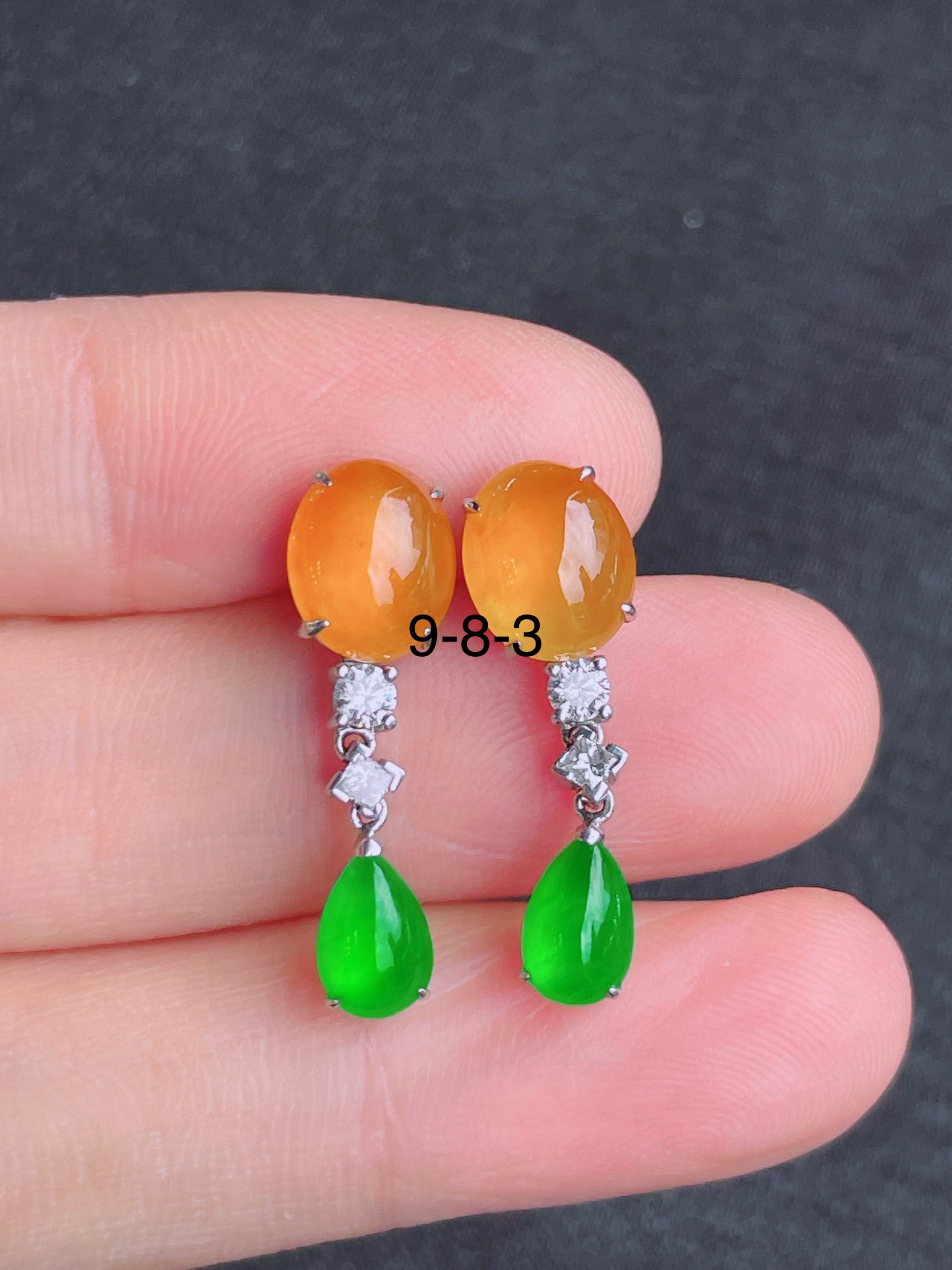 ️高冰绿黄翡蛋面耳钉 晶莹剔透，新颖时尚，无裂，9-8-3