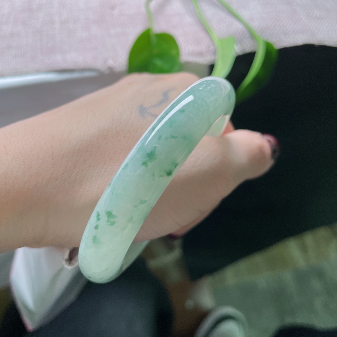 55/11.8/9.1飘花正圈，是凝住的晨雾，是散开的星河，耐看，无裂，ss50026a