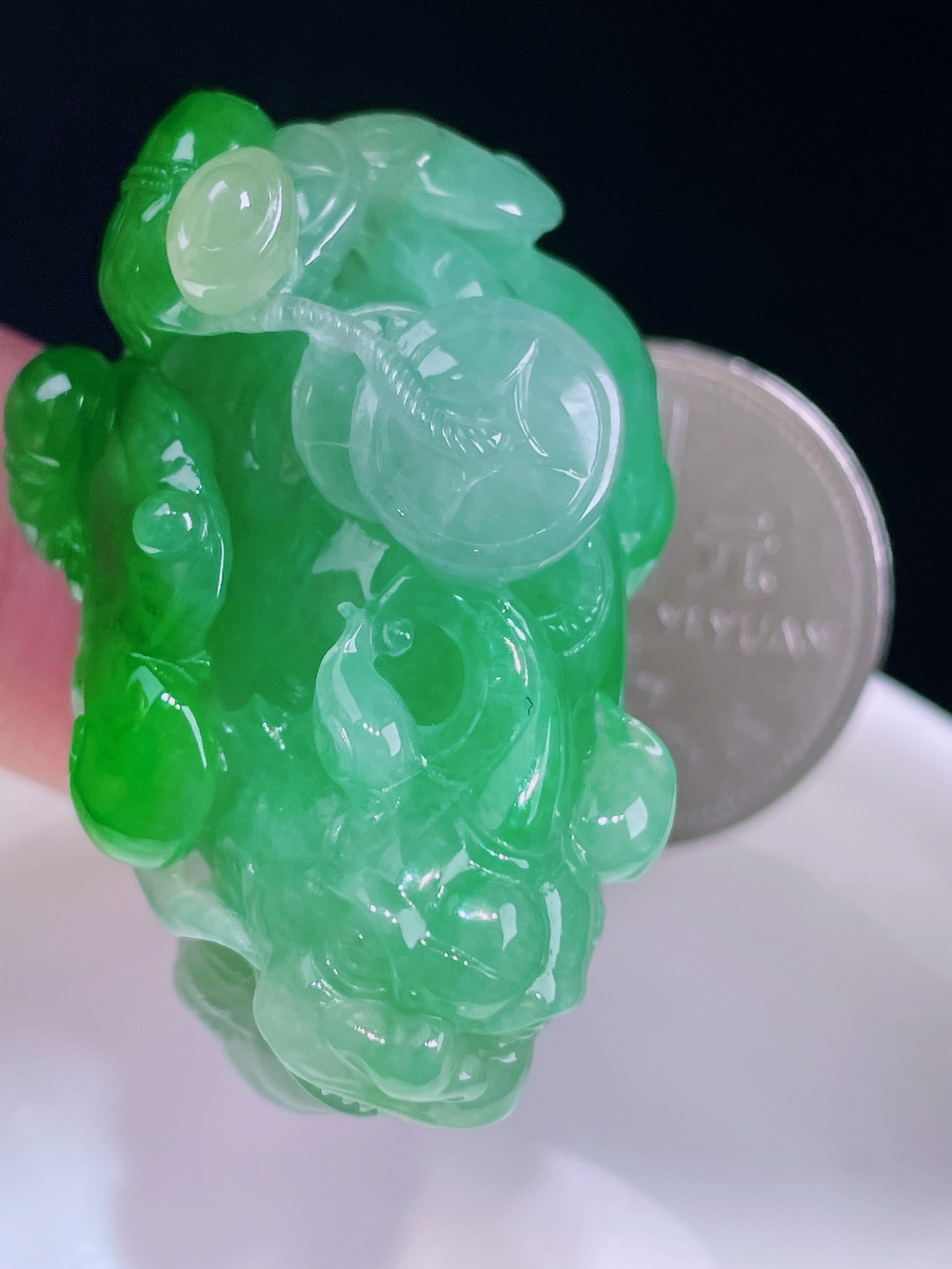 ️辣绿貔貅，老种起光，细底通透，尺寸：41.5/16.8/21.5mm0417