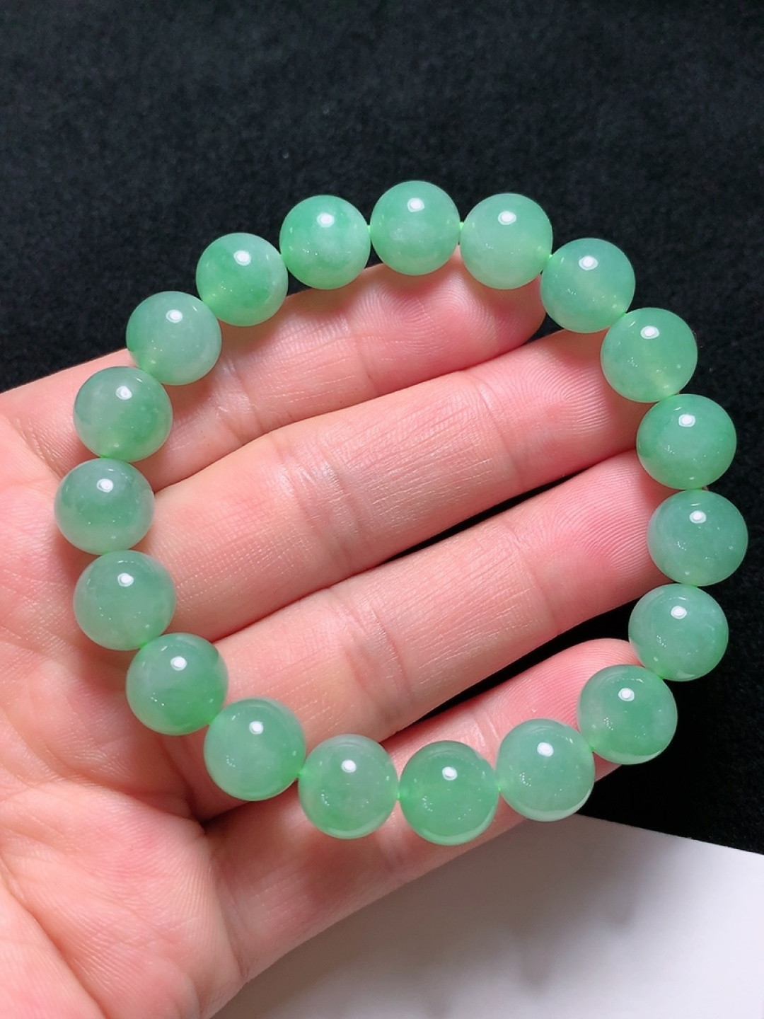 ️冰绿手串，种老水头好，又冰又润，饱满大气，尺寸：9.7mm19粒，ss50182a