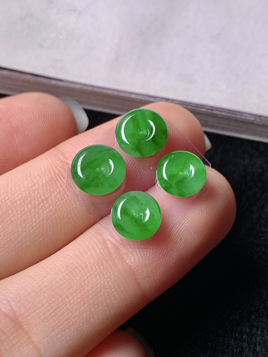 ️冰绿扣子一手，色泽浓艳，0417尺寸7.7*2.7/6.9*2.7