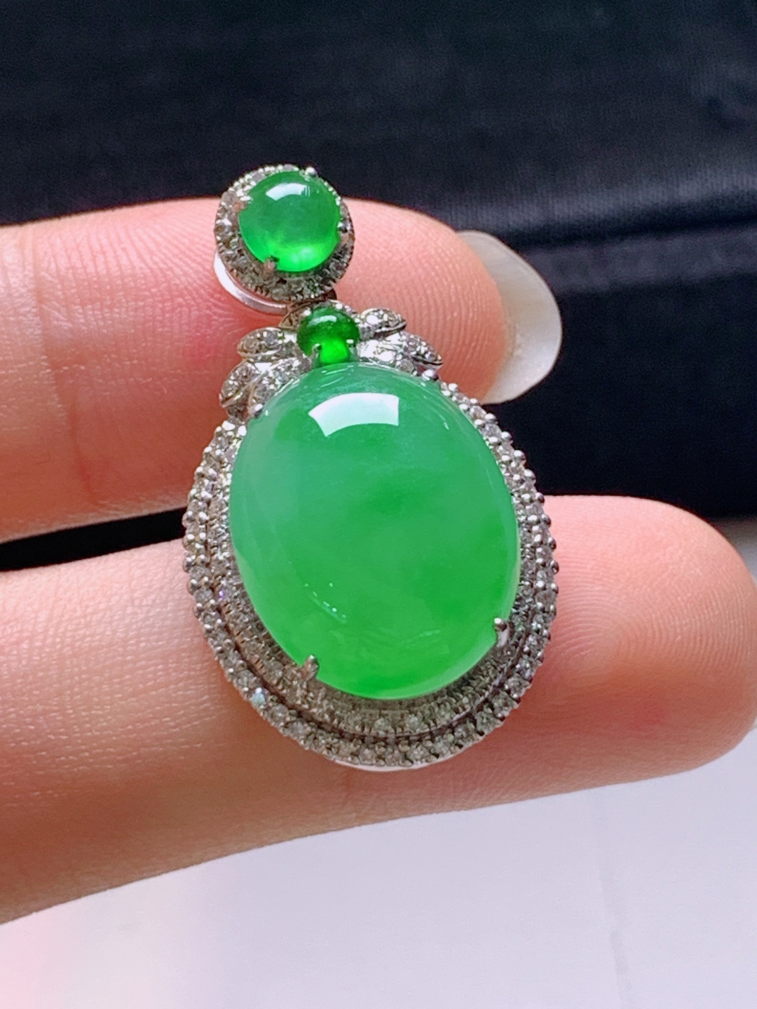 ️ 冰阳绿旦面吊坠，无裂色阳饱满，裸石15.9-12.8-5.529.7-17.2-10.1