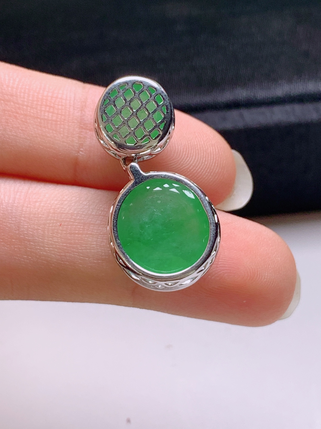 ️ 冰阳绿旦面吊坠，无裂色阳饱满，裸石14.3-13.6-6.227.6-7.3