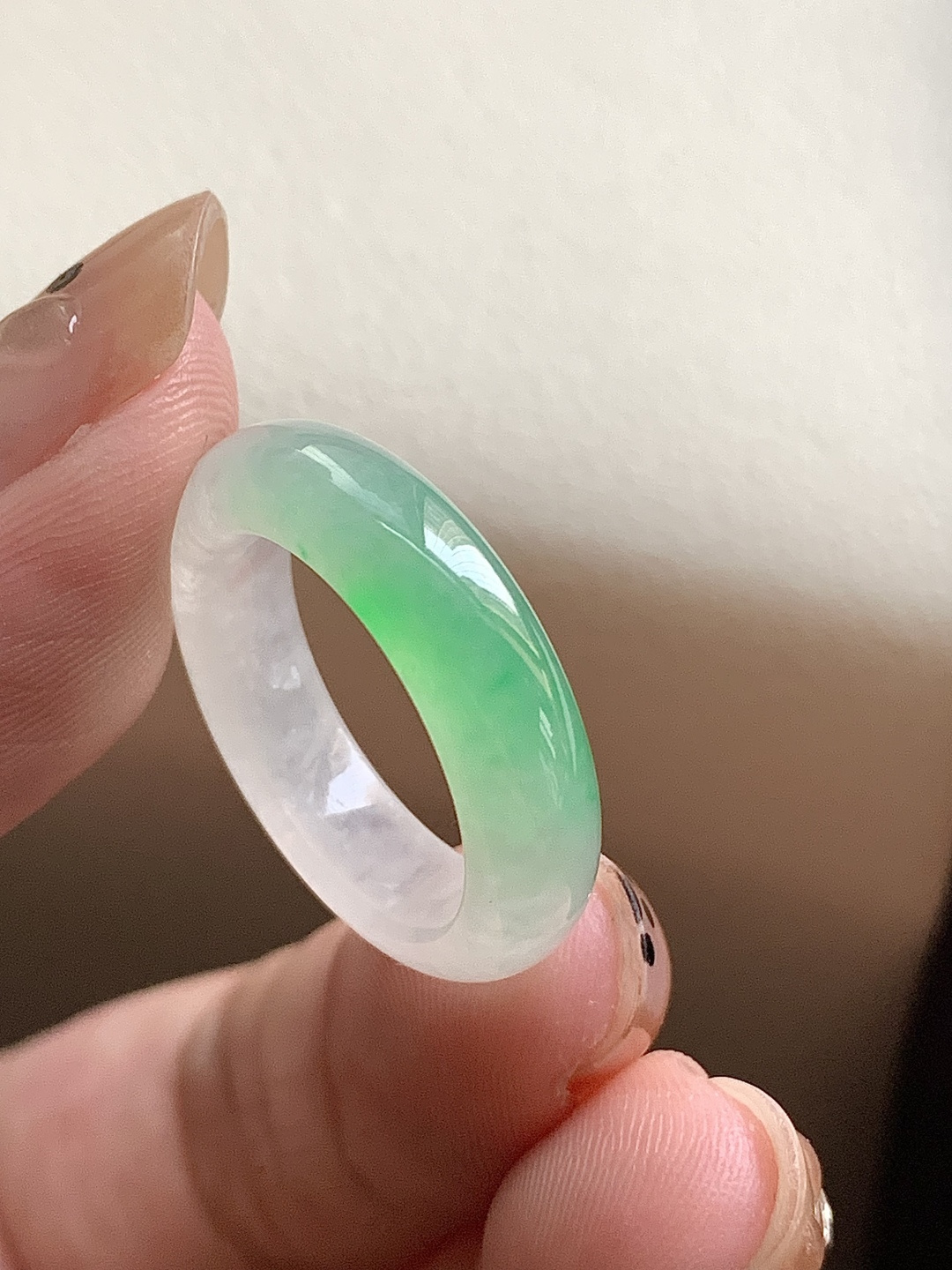 指环，飘花灵动，种老细腻形体佳，16.4*5.1*3.8,asd10417