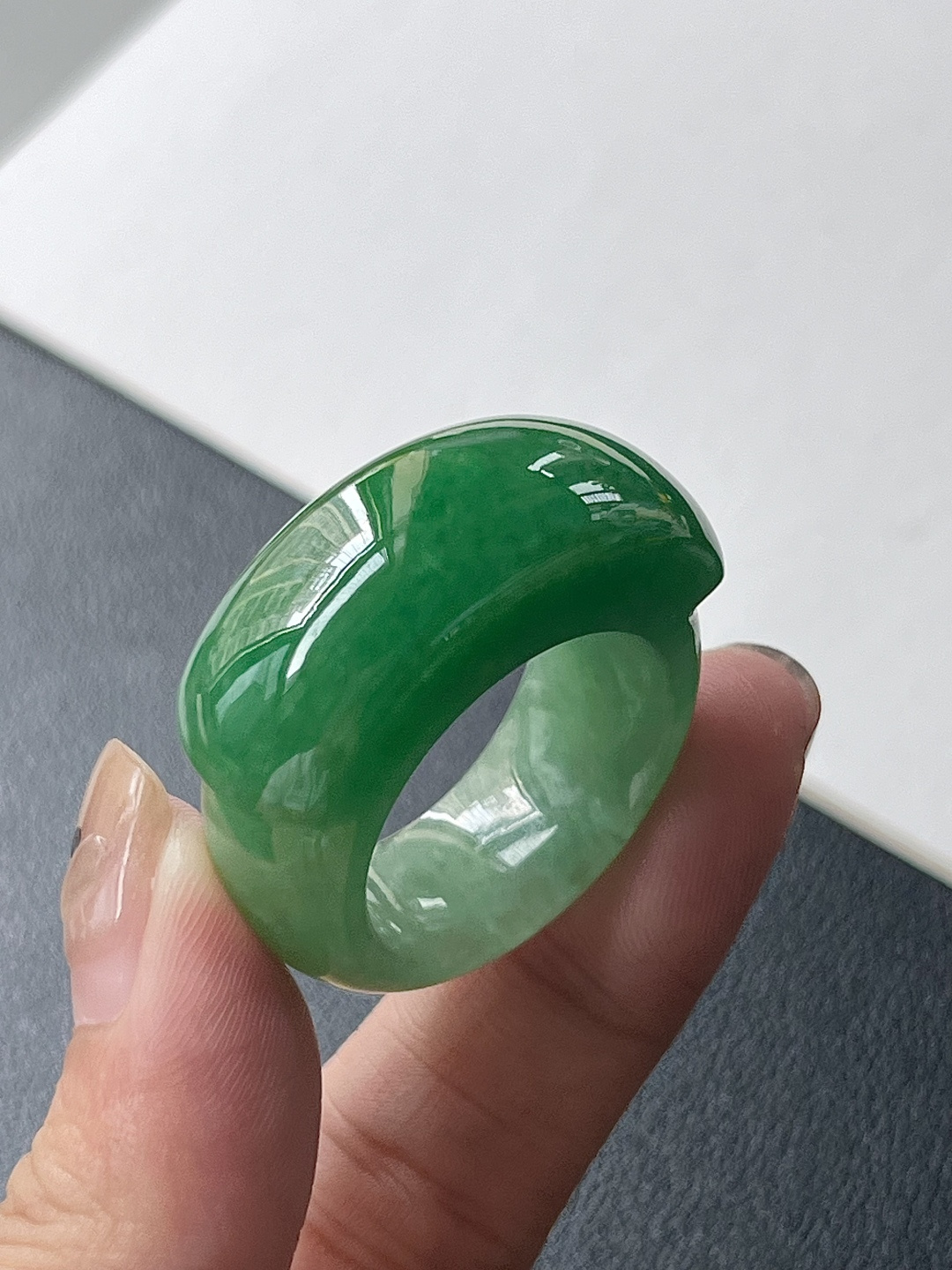 圈口：24.5️【指环】种老细腻，色阳浓郁起胶尺寸：20.5*13*8.9,asd1416