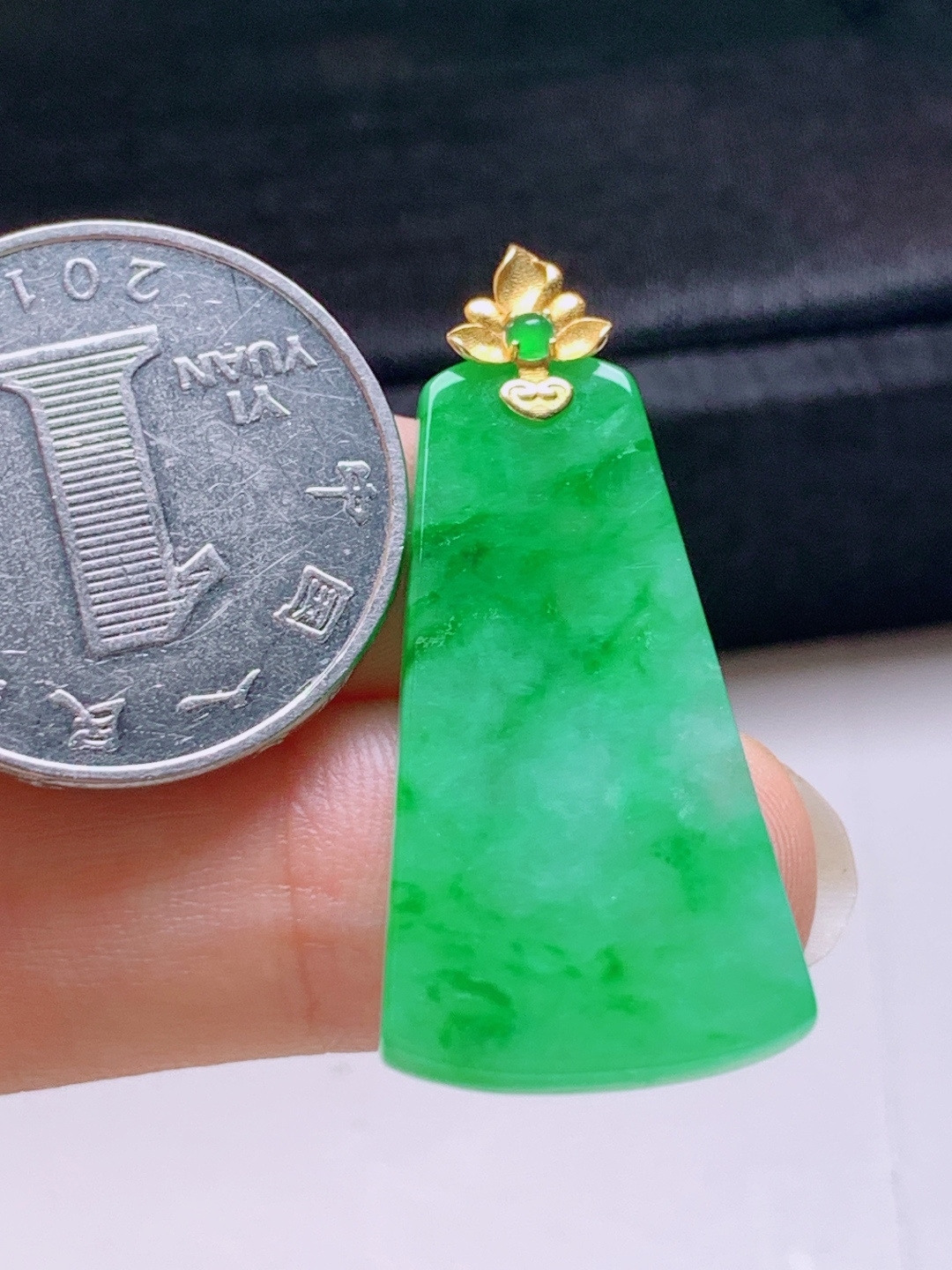 ️ 冰阳绿无事牌吊坠，无裂色阳，裸石32.3-17.3-3.637.1