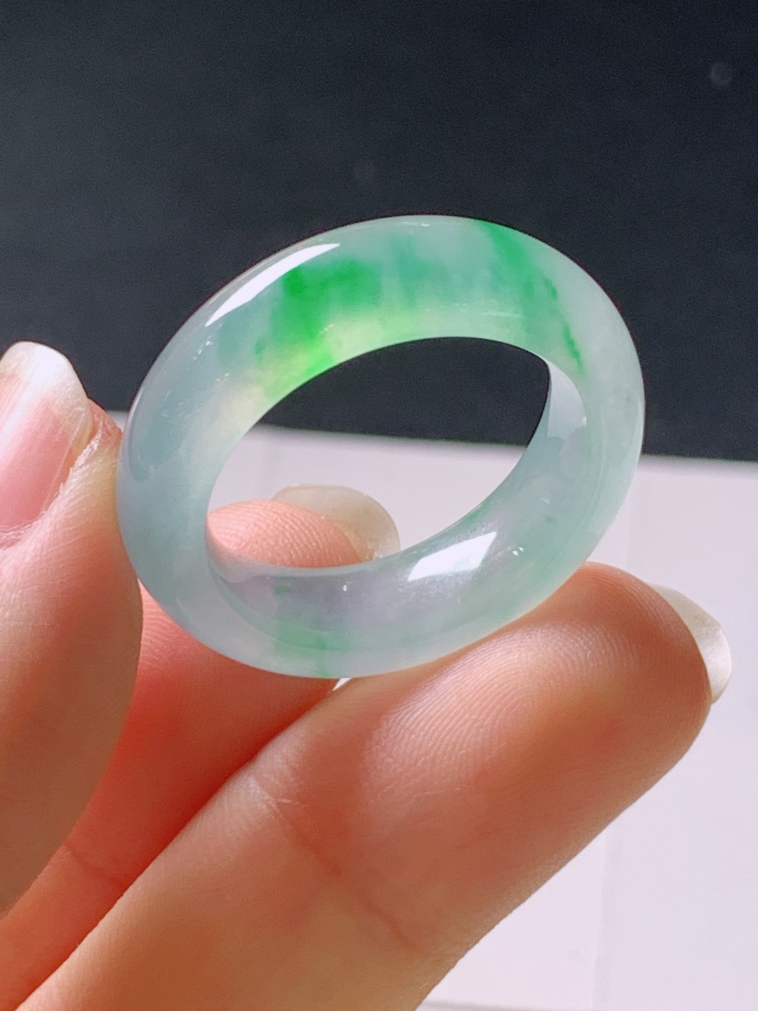 ️ 冰种绿指环，无裂翠绿水润，裸石27.3-7.1-4.3，圈口18
