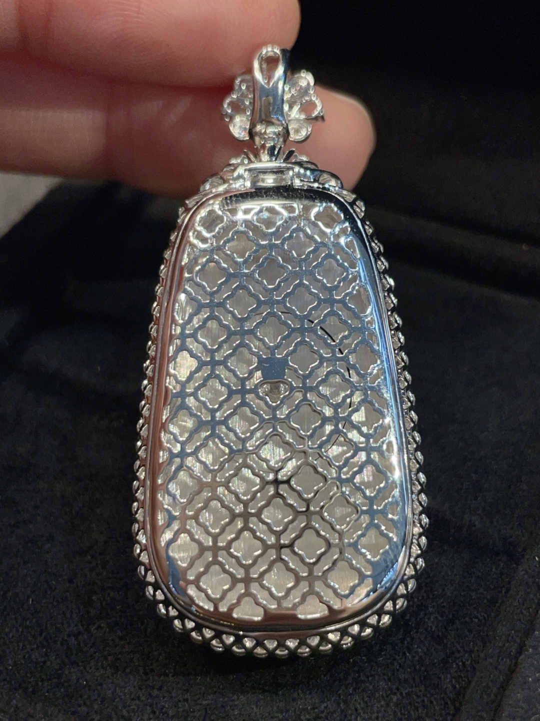 ️满阳绿如意吊坠，盈盈翠色一水间 清新明媚，18k真金真钻镶嵌～，51.8-23.2-12-36.5-20.2-3