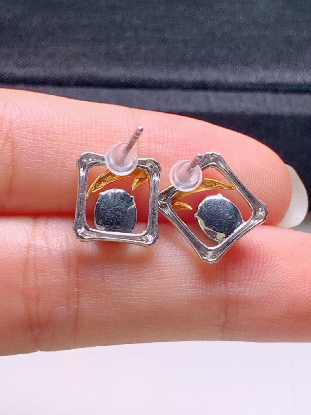 ️ 冰阳绿旦面耳钉，色阳水润，裸石6.6-5.1-2.4