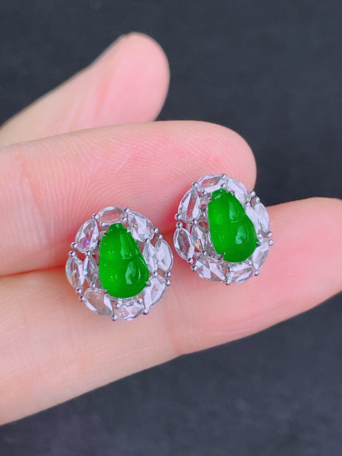 ️超值，高冰绿葫芦耳钉 晶莹剔透，新颖时尚，无裂，8-5.5-3