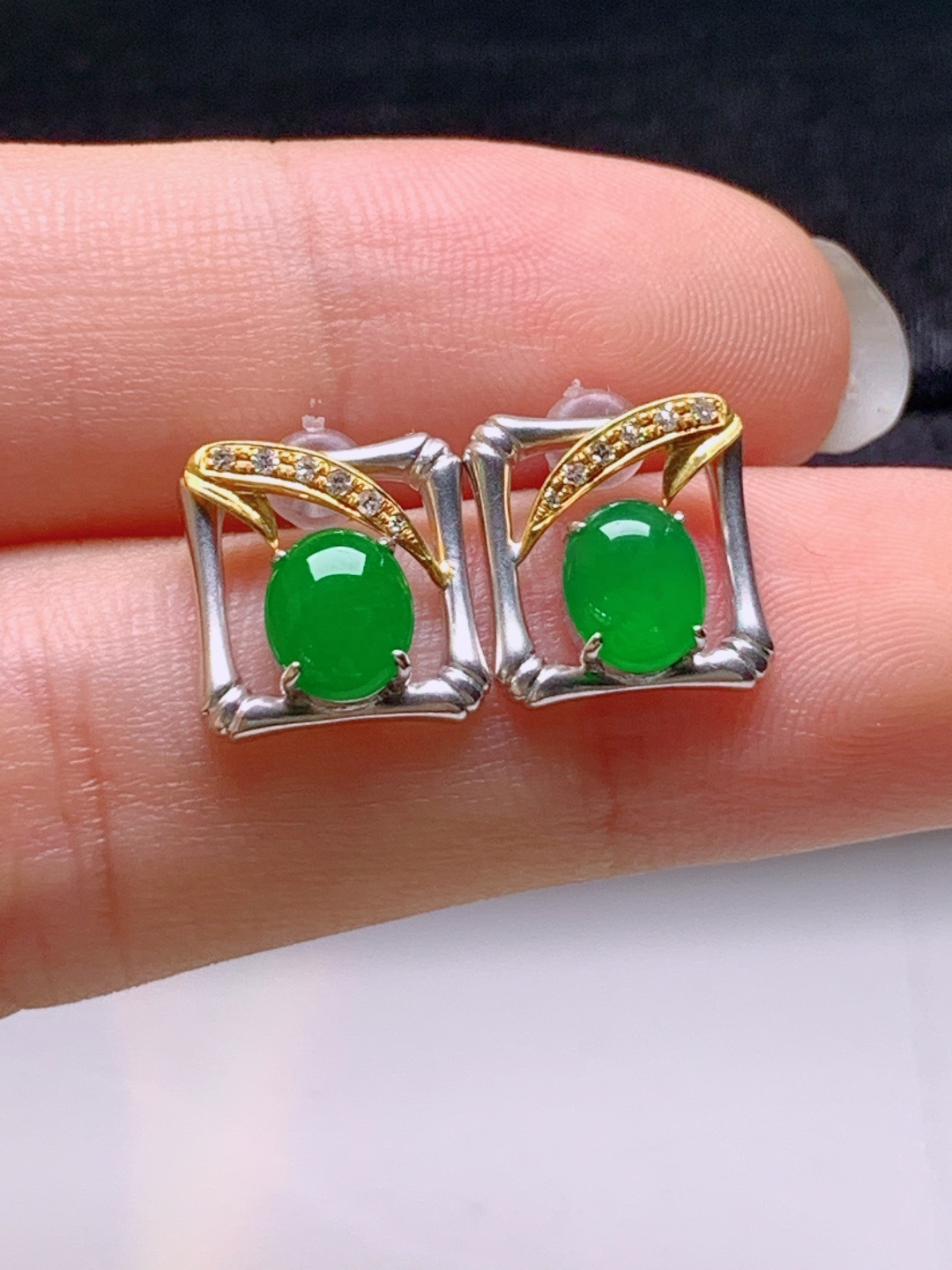 ️ 冰阳绿旦面耳钉，色阳水润，裸石6.6-5.1-2.4