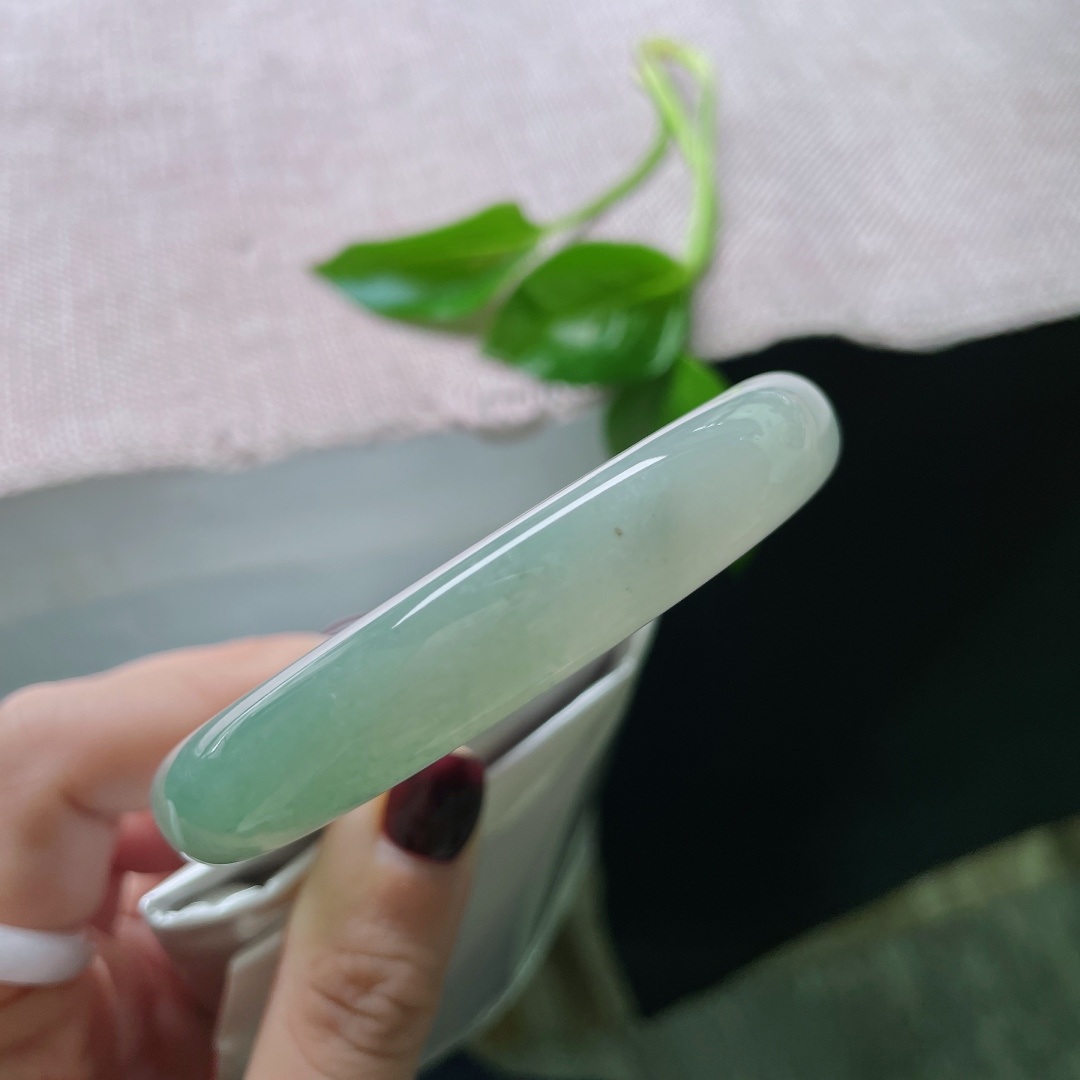 60/12.1/8.8，浅油正圈，大圈口，颜色由浅入深，衬得皮肤白皙透亮，气质温婉。无裂，ss50345a