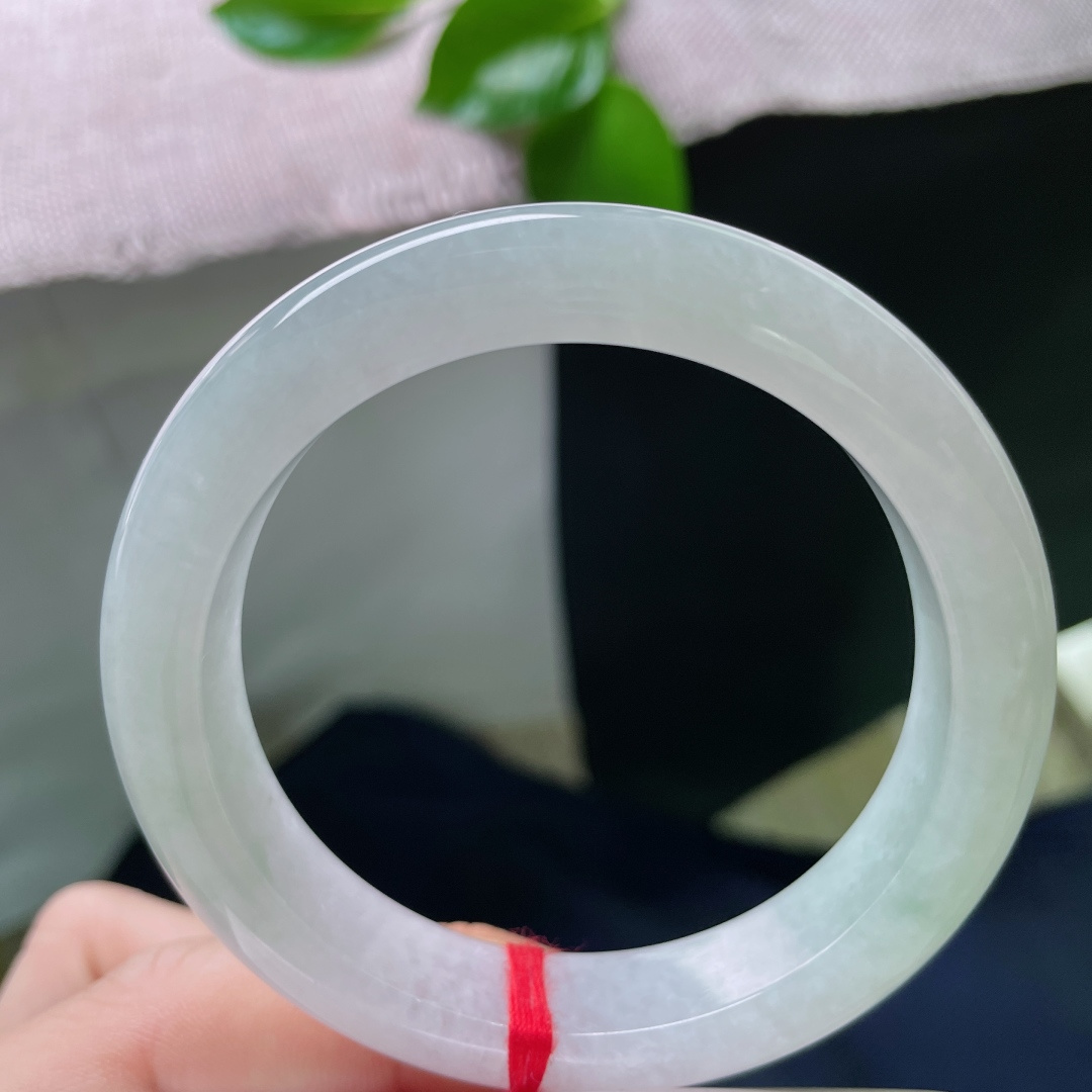 55.3/12.2/8.5，淡紫淡绿正圈，春烟映霞，灵气晕染，不似人间之色，无裂，ss50048a