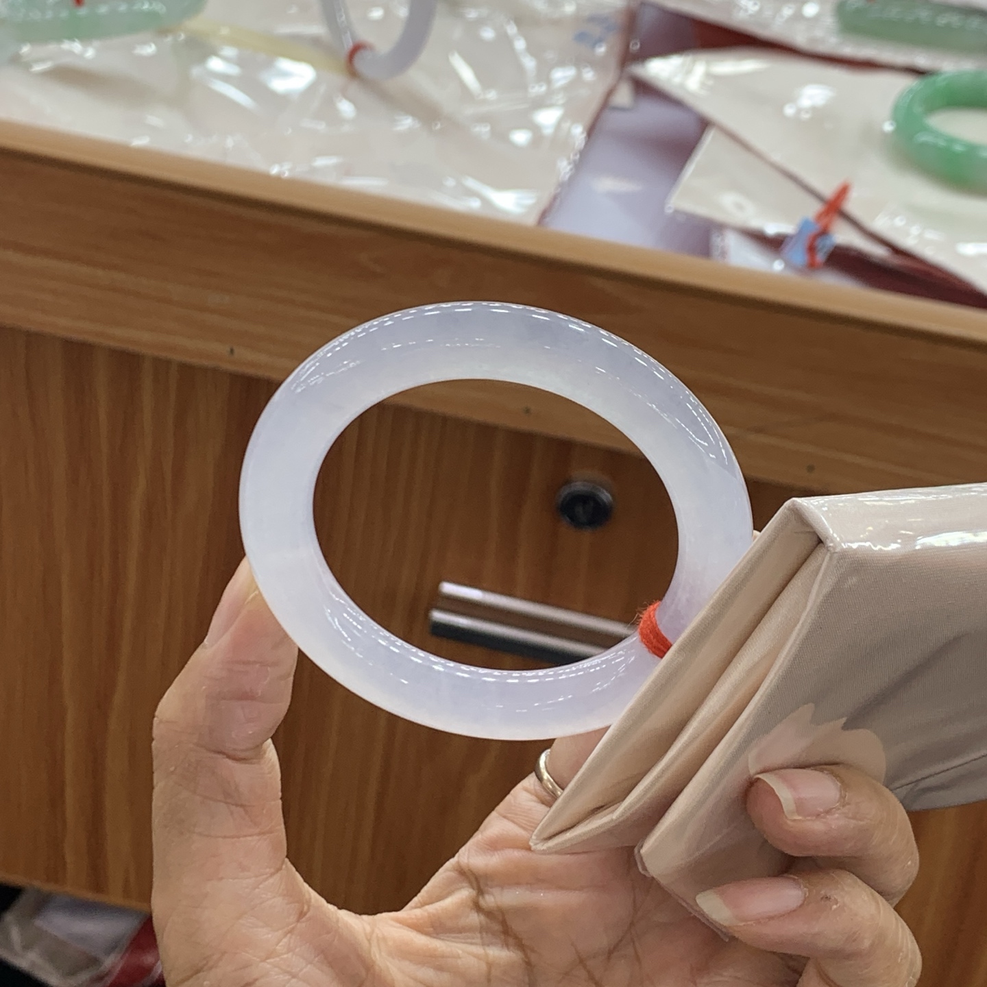 041643DKWJ白冰圆条翡翠手镯52.1-9.8-10.2