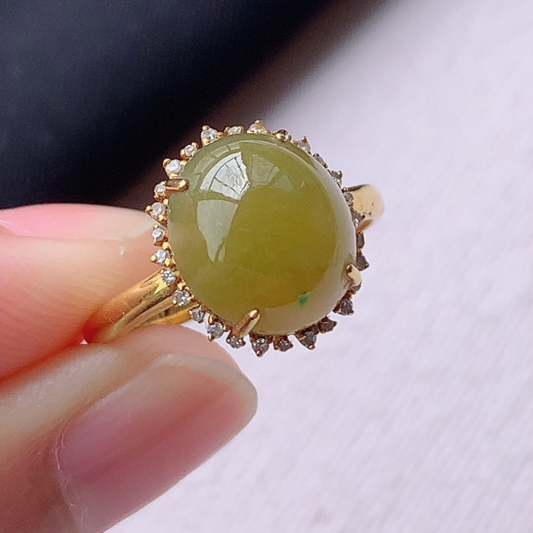 ️️冰黄女戒，底子细腻水润，佩戴优雅灵气，10.7-9.5-7.8