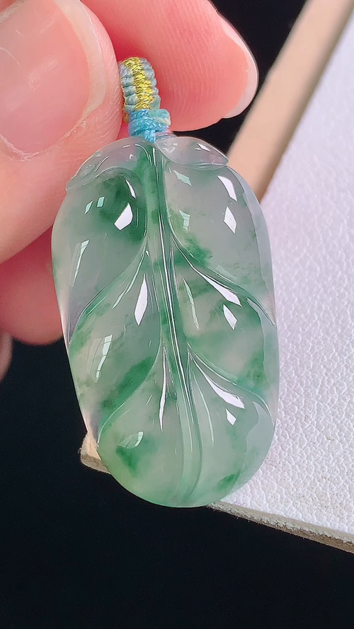 ️冰晴飘花叶子，无裂，尺寸:30.1-17.0-5.0mm