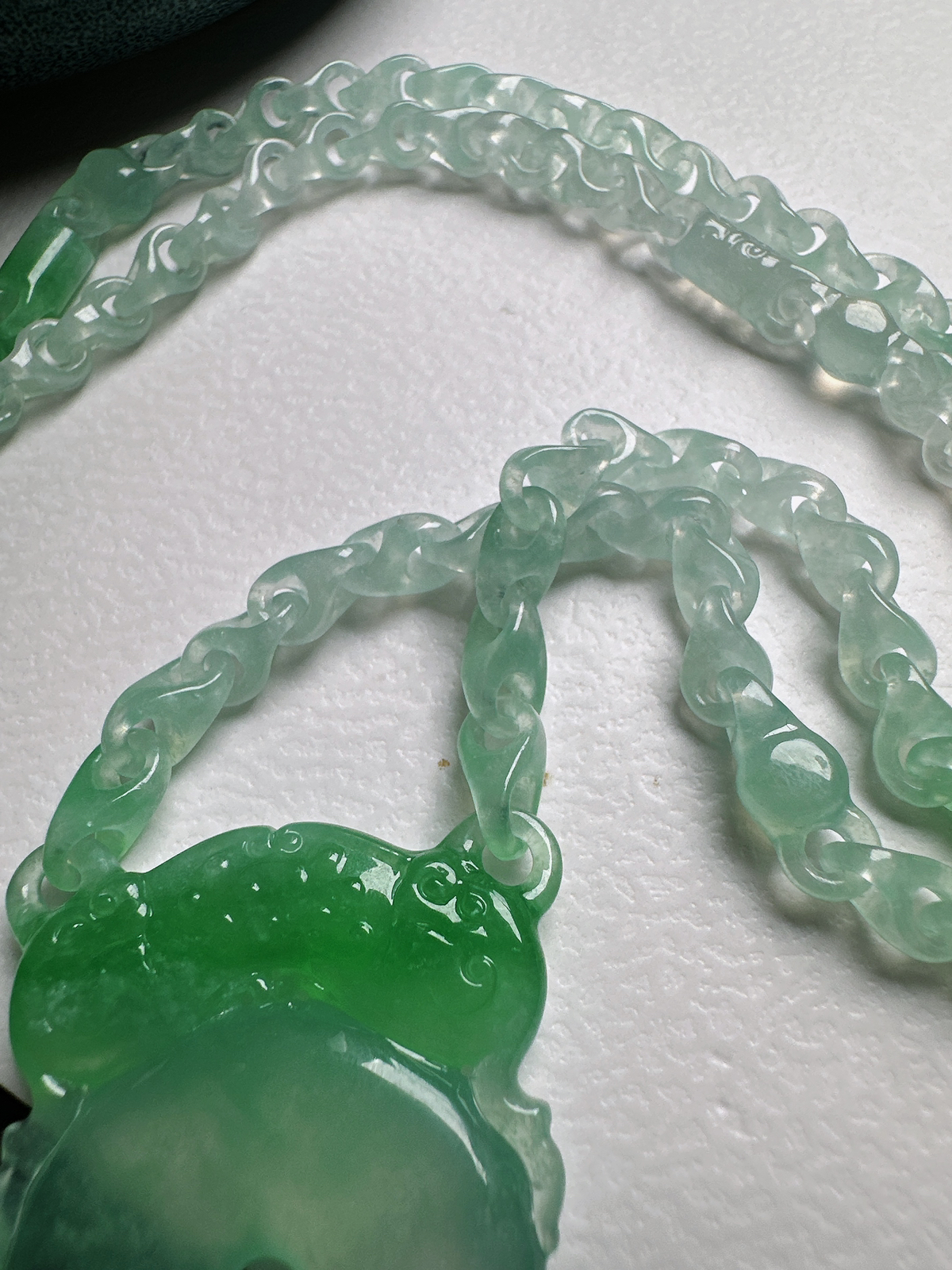 【稀缺】【链牌】比大熊猫还难得见到的冰飘绿链牌来啦！！！冰感十足的材料，环环相扣的设计，可遇而不可求，品质很好，收藏可选！