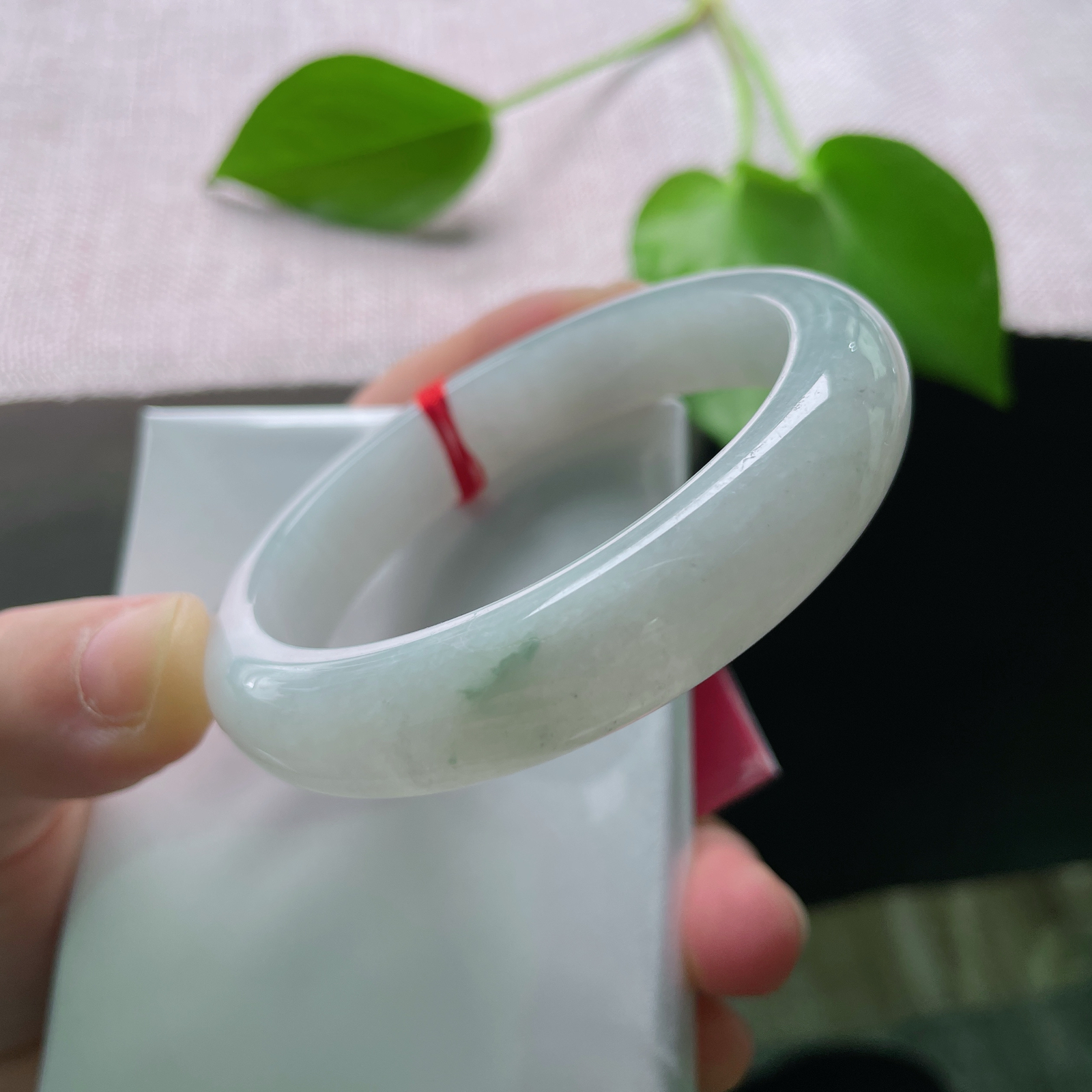 56.4/12.7/8淡绿底正圈，水润细腻，清馨，温柔大方，皮纹..