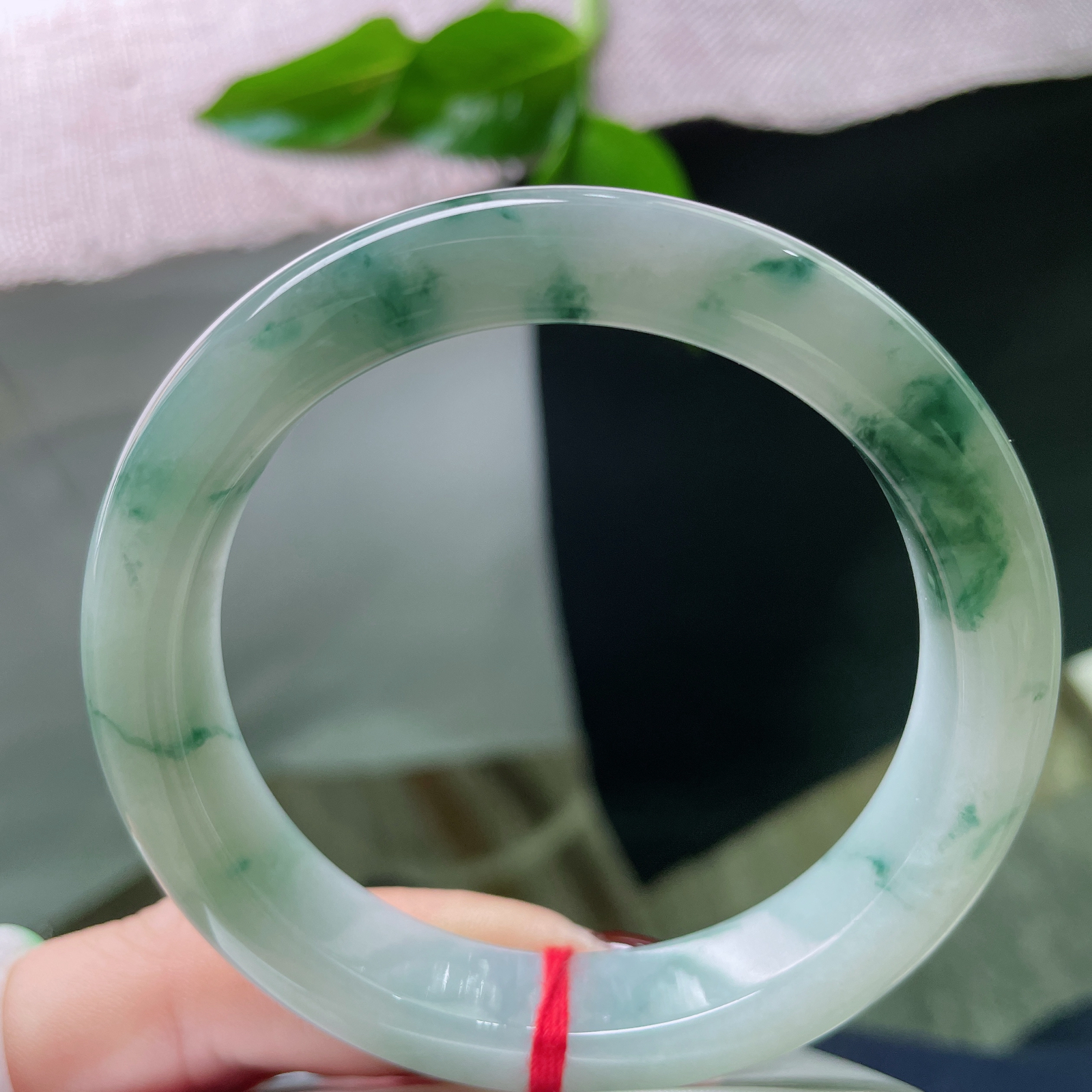 57.3/12/9，飘花正圈，水润，细腻，人面不知何处去，桃花依旧笑春风..