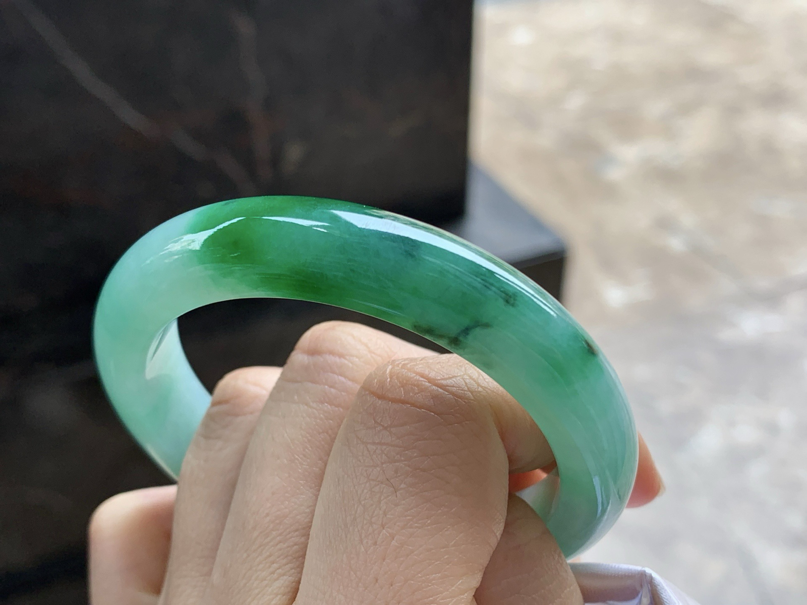 53.5-11.4-8.5

绿色手镯^_^鲜艳