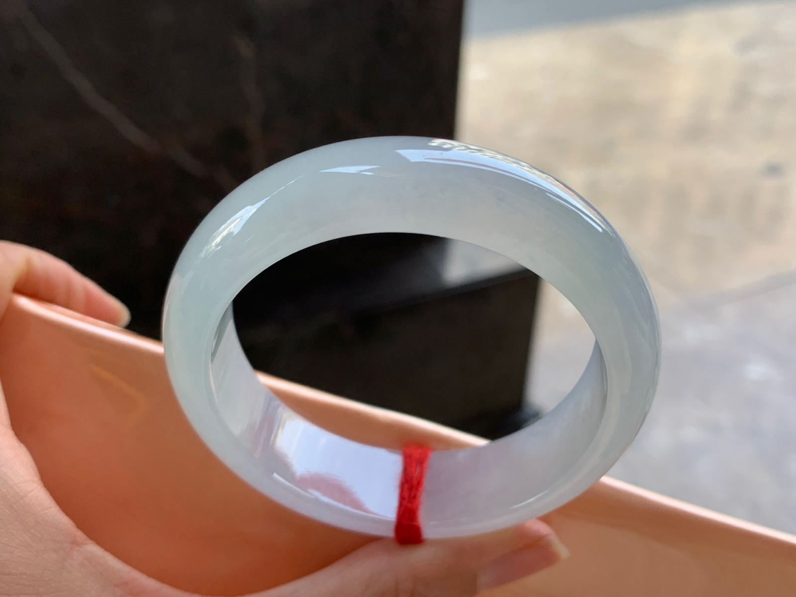 53.5-15.8-8

冰种宽版手镯^_^冰透