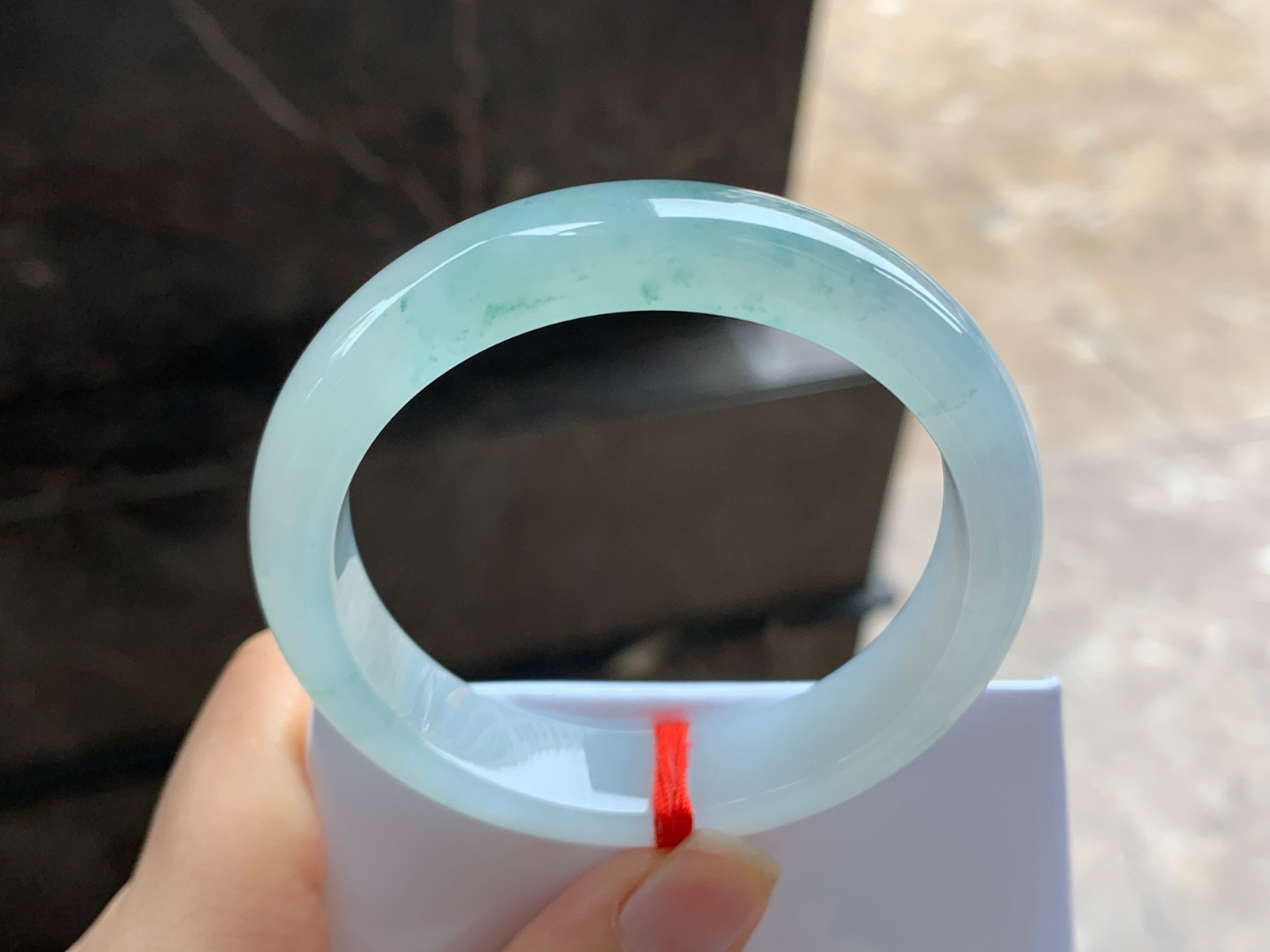 52-12.4-7.4

冰飘花手镯^_^水润冰透