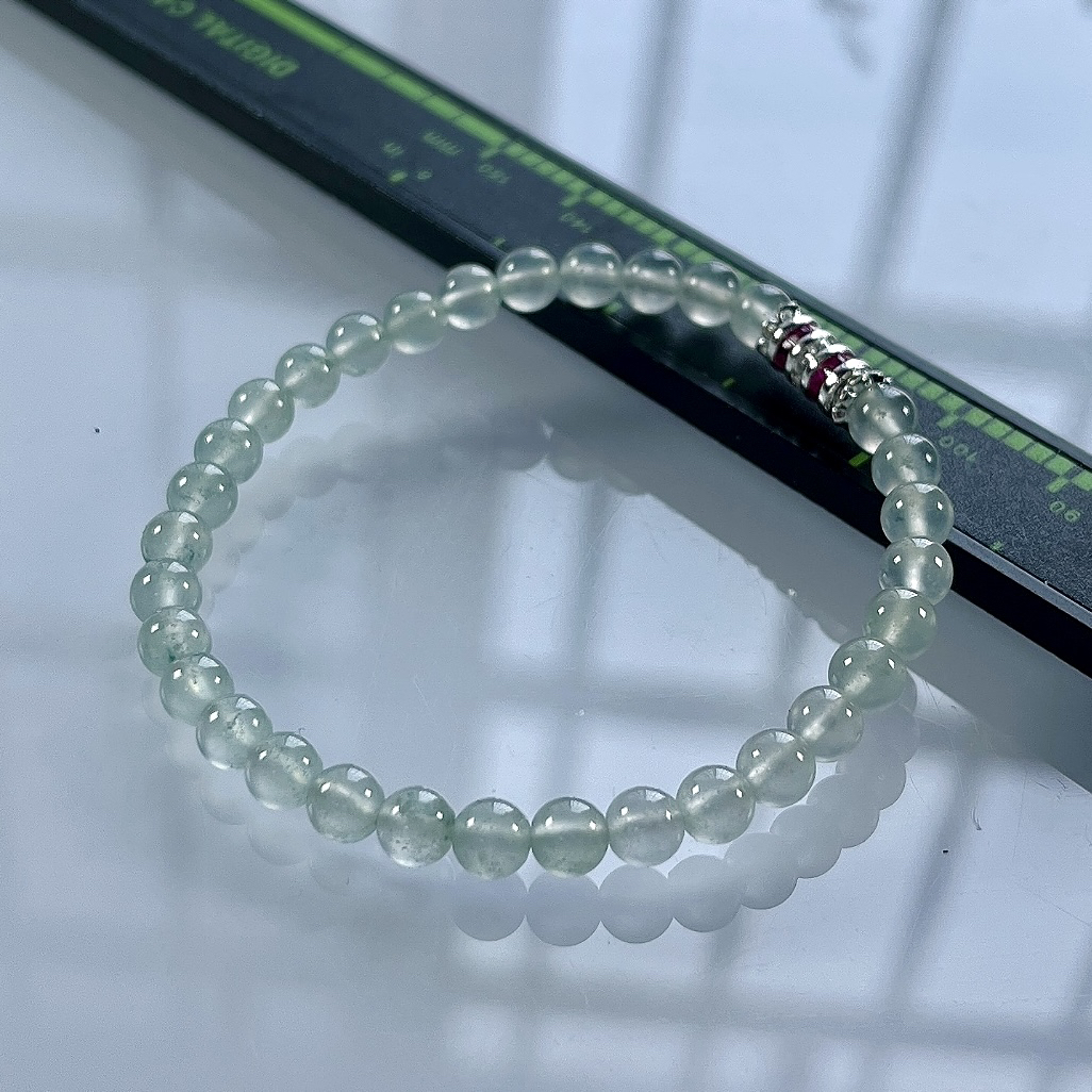 缅甸天然翡翠A货，卡5高冰种起光小圆珠手串手链，尺寸：5mm/32颗，长度165mm，重量：8.00g