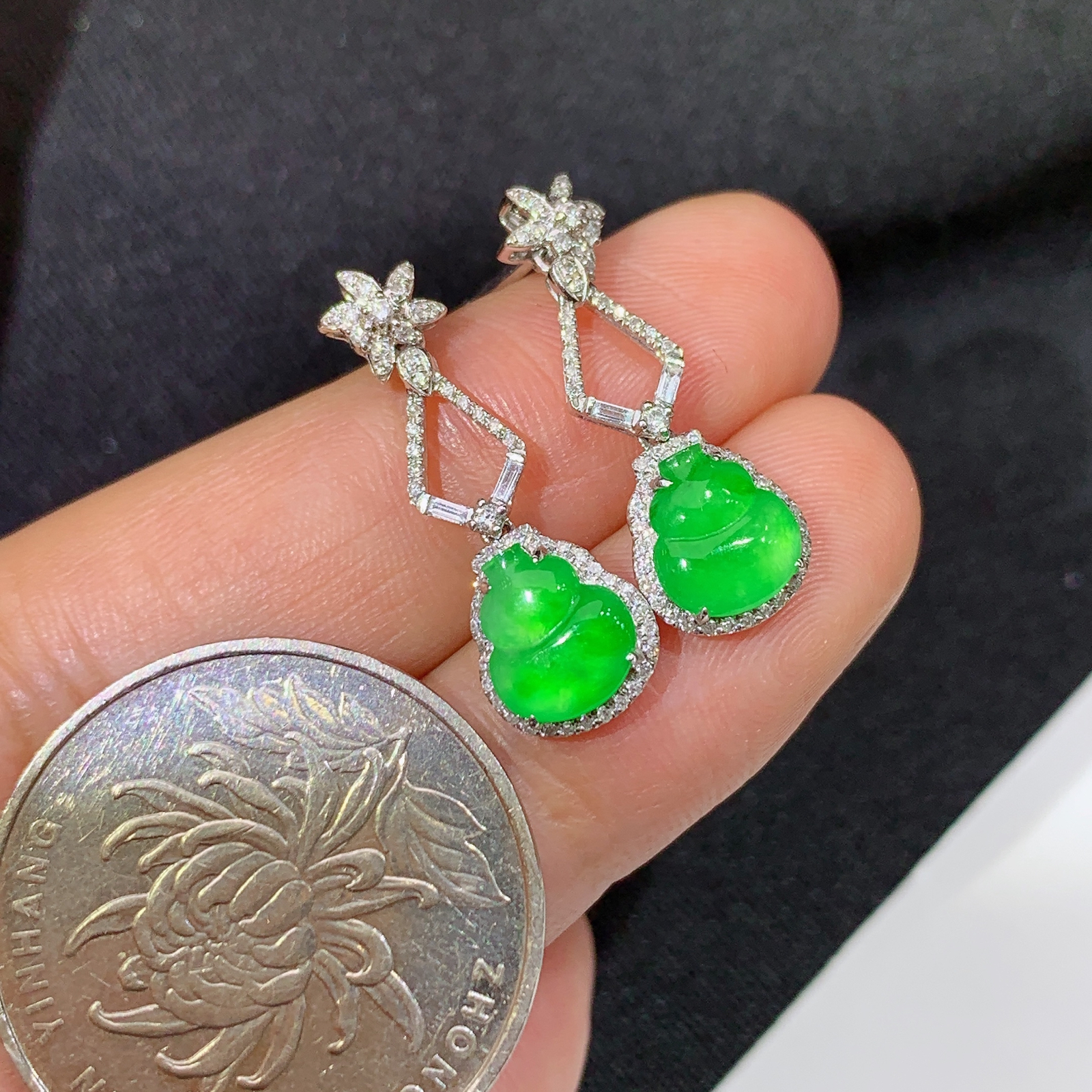 冰阳绿葫芦耳坠，18k金镶嵌，简约时尚，冰润色阳，种水足，Wx 尺寸7*6.1*2