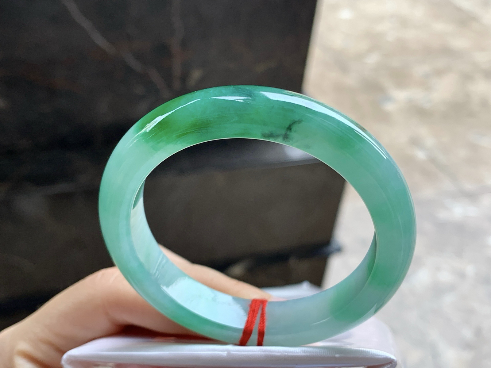 53.5-11.4-8.5

绿色手镯^_^鲜艳