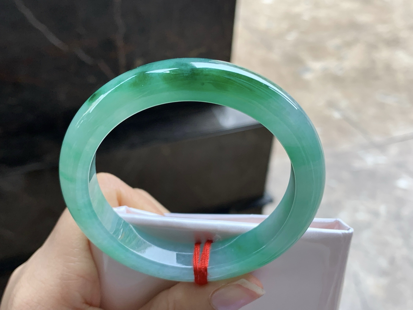 53.5-11.4-8.5

绿色手镯^_^鲜艳