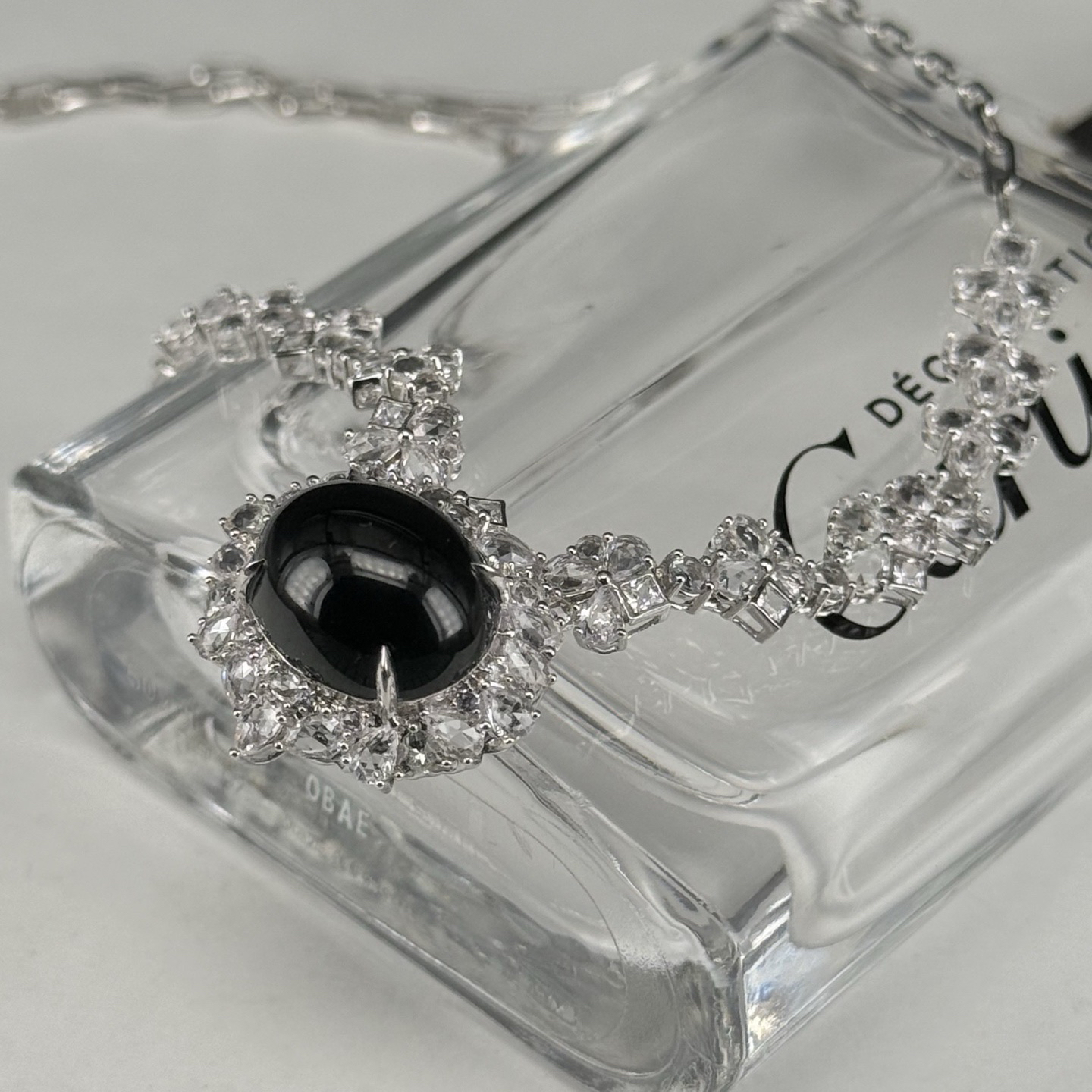 精品18k墨翠蛋面锁骨链 种好色正 重金豪镶 打灯通透 油性十足 尺寸15