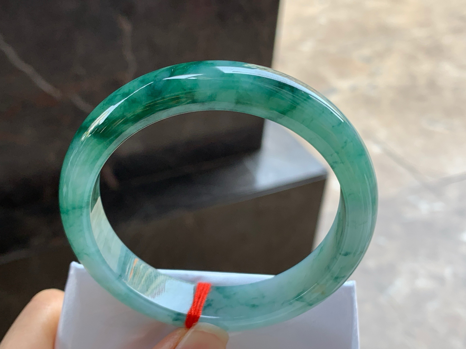 56.5-12.6-7.9

飘花手镯^_^玉质温润