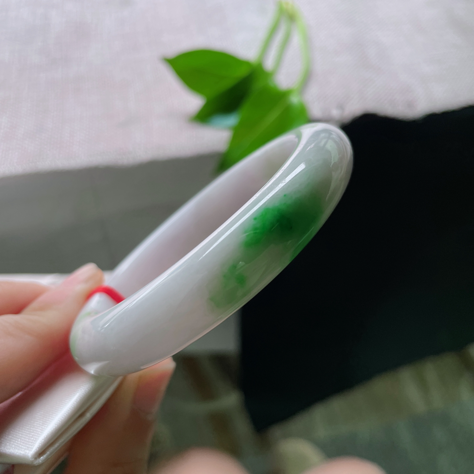 55.9/12.3/8.8，飘绿正圈，水润，细腻，优雅，点翠千金..