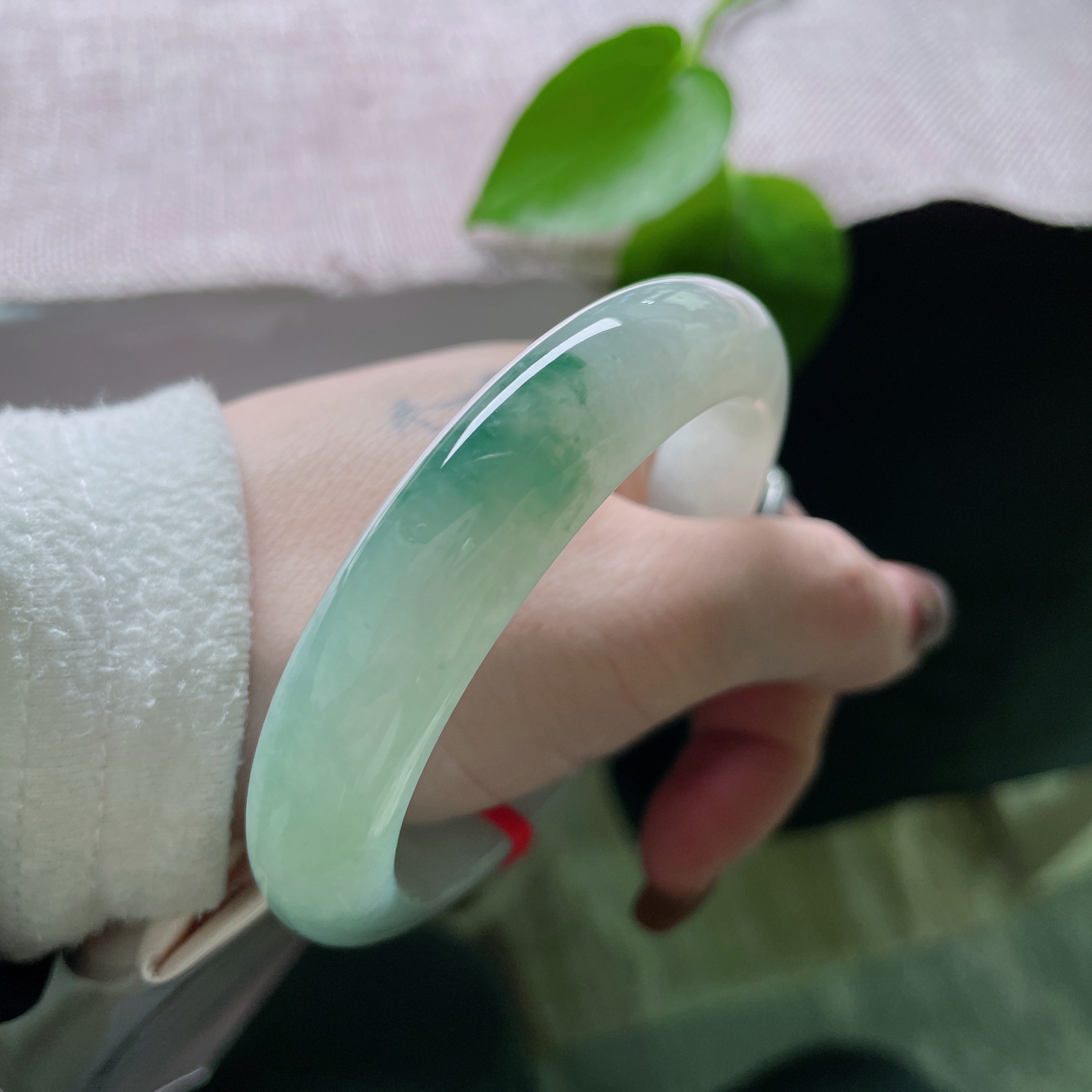 55.8/12.7/8.8飘花正圈，贵气，灵动雅致，耐看..