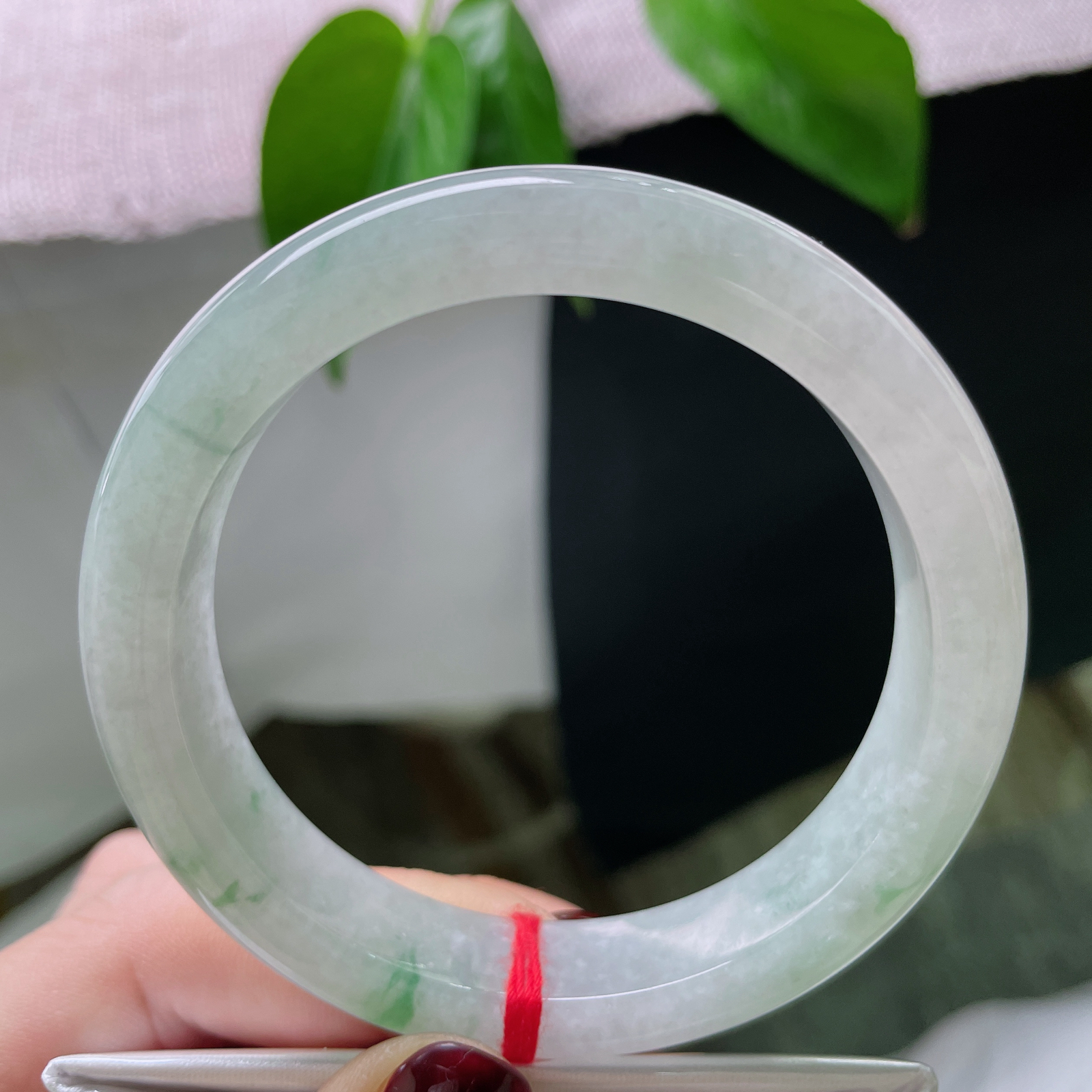 57/12.2/8.6，飘花正圈，质地清爽，种老，春水碧于天，青山藏云间..