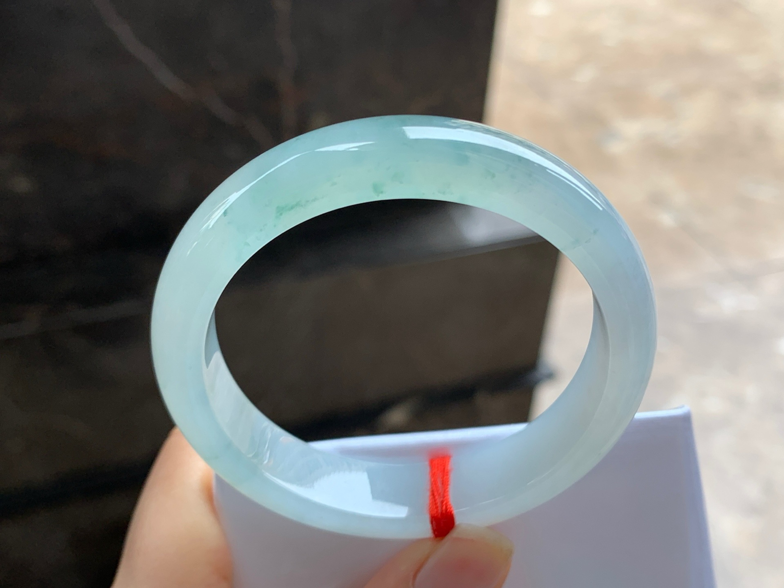 52-12.4-7.4

冰飘花手镯^_^水润冰透