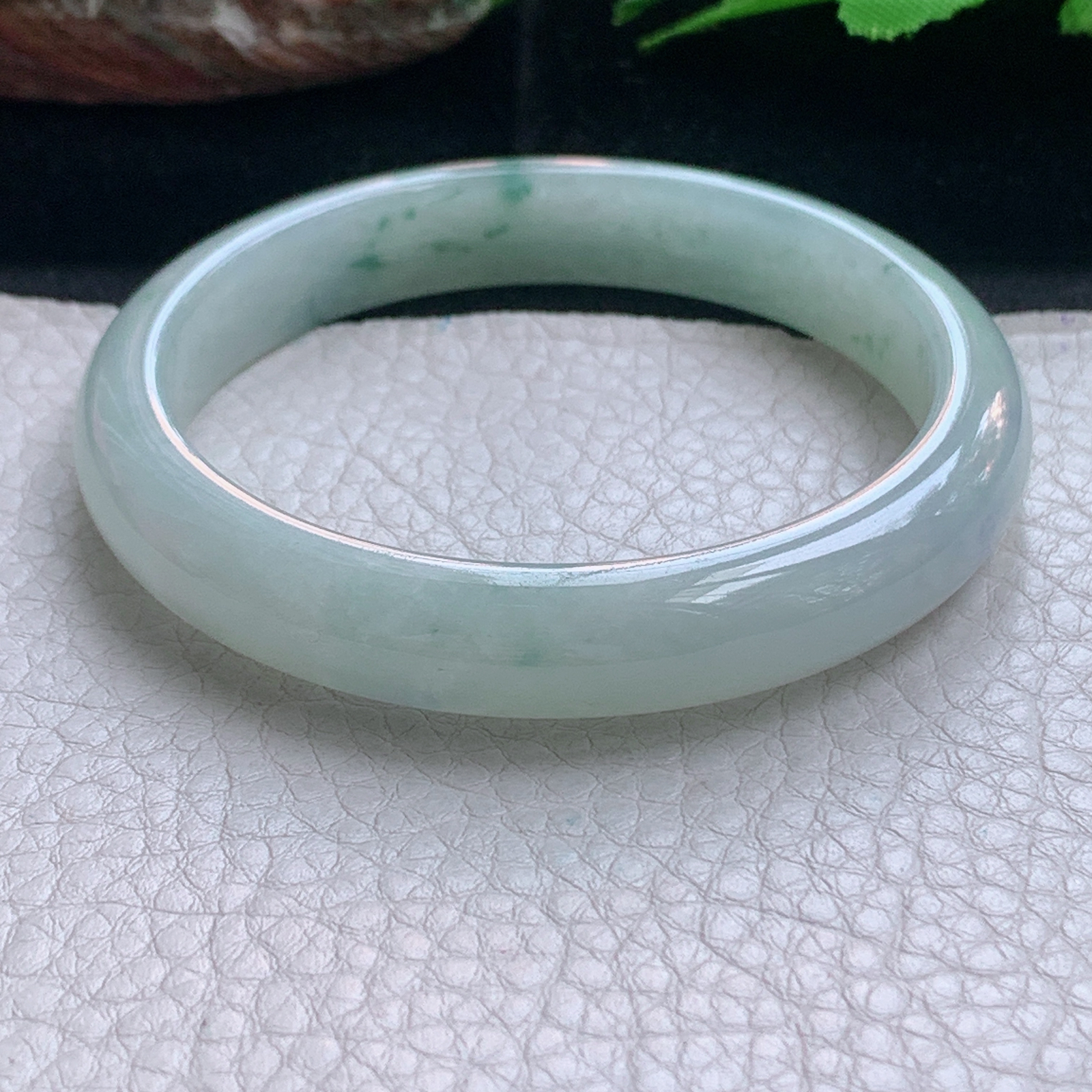 xx实拍56*10.5*7.5平安镯 天然缅甸翡翠a货手镯飘花秀气正圈叮当镯