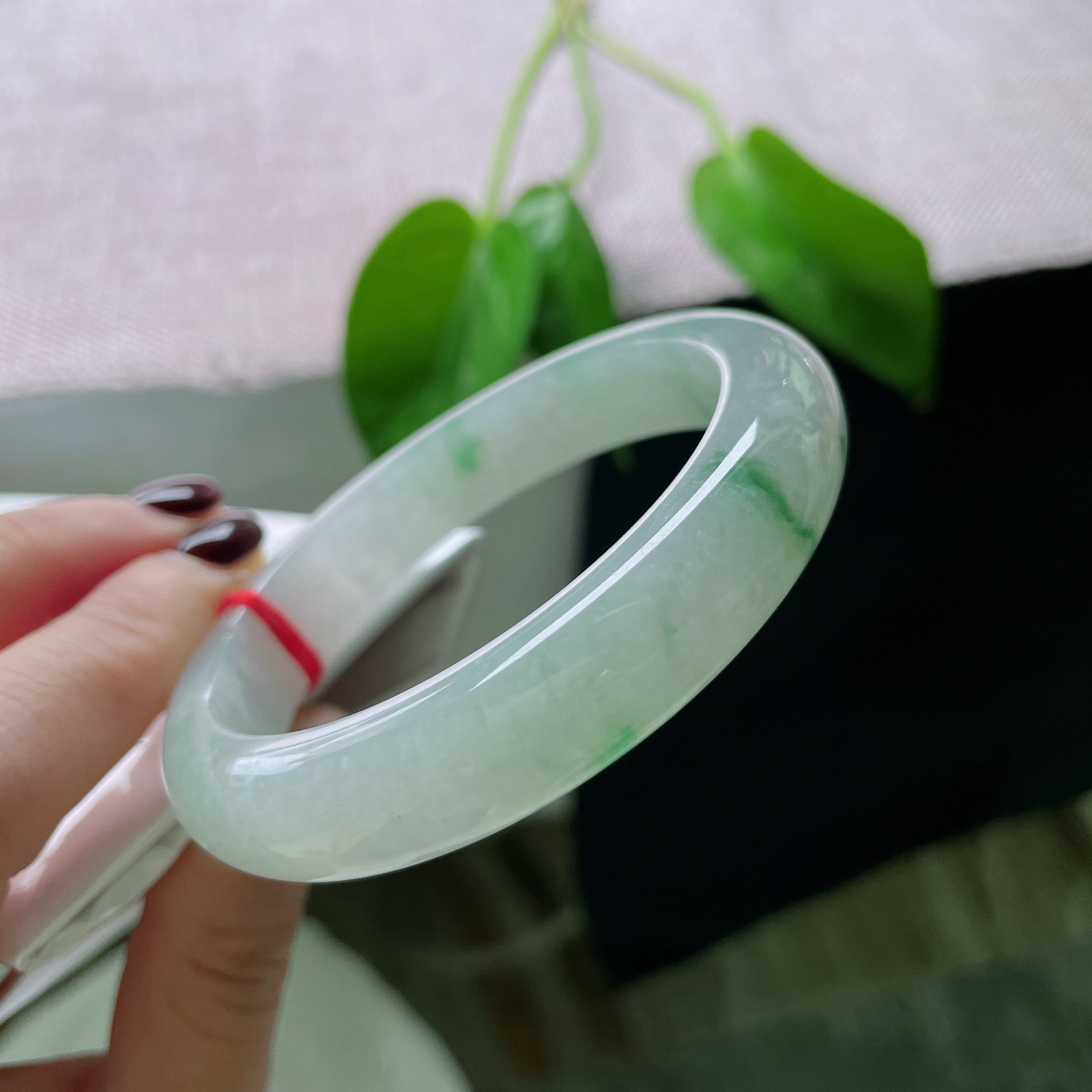 57/12.2/8.6，飘花正圈，质地清爽，种老，春水碧于天，青山藏云间..