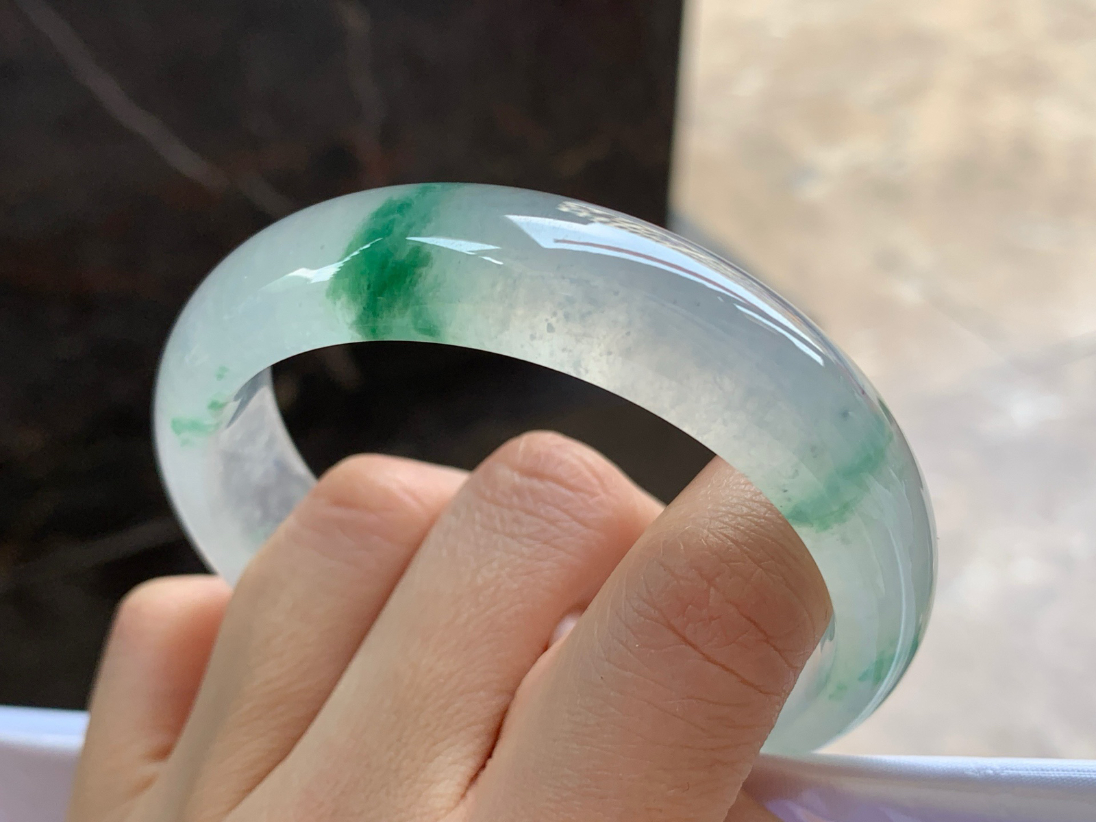 57-14.7-7.8

高冰绿花手镯^_^种水好