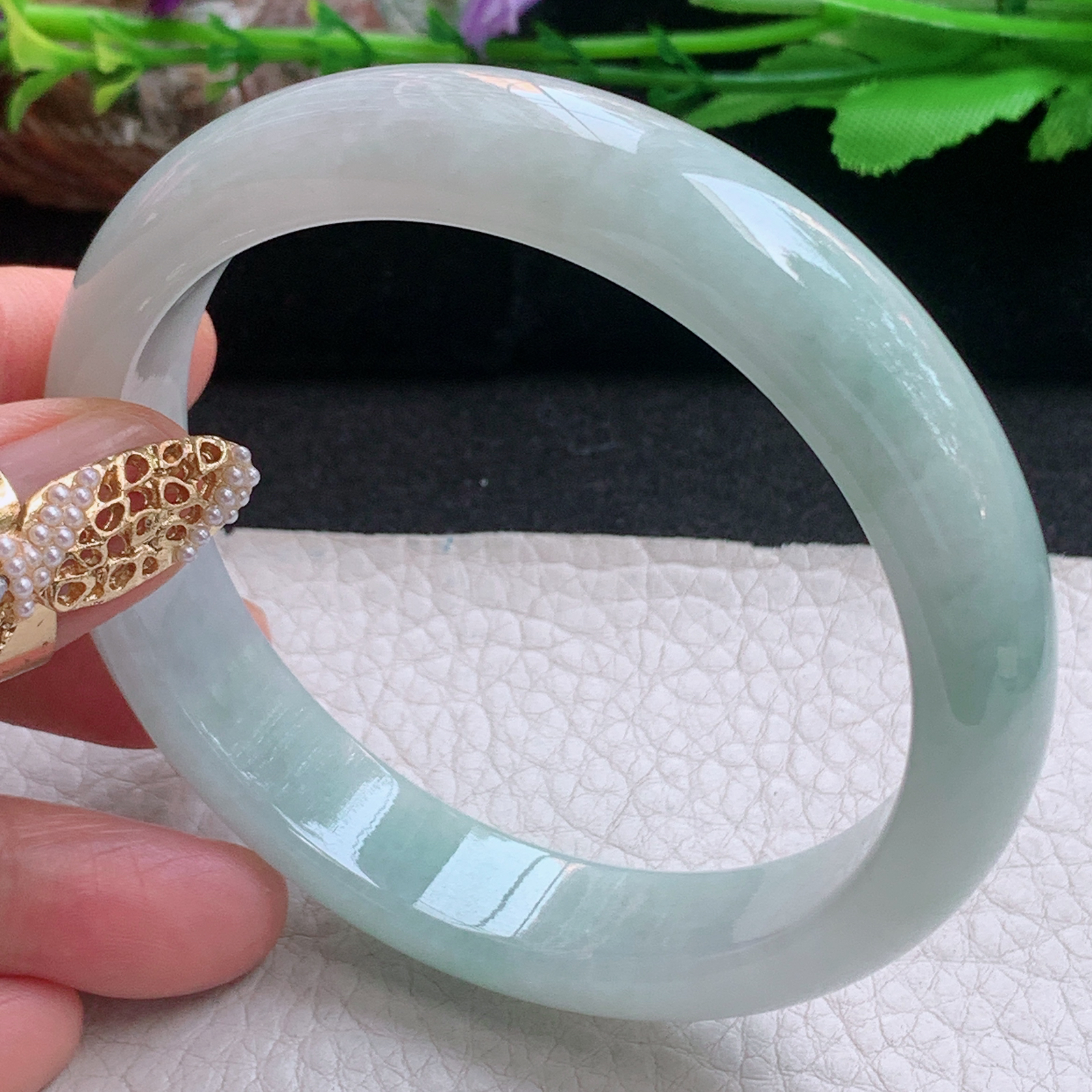 nc大圈口61.8*13.3*8平安镯 天然缅甸翡翠a货手镯浅绿水润正圈玉镯子