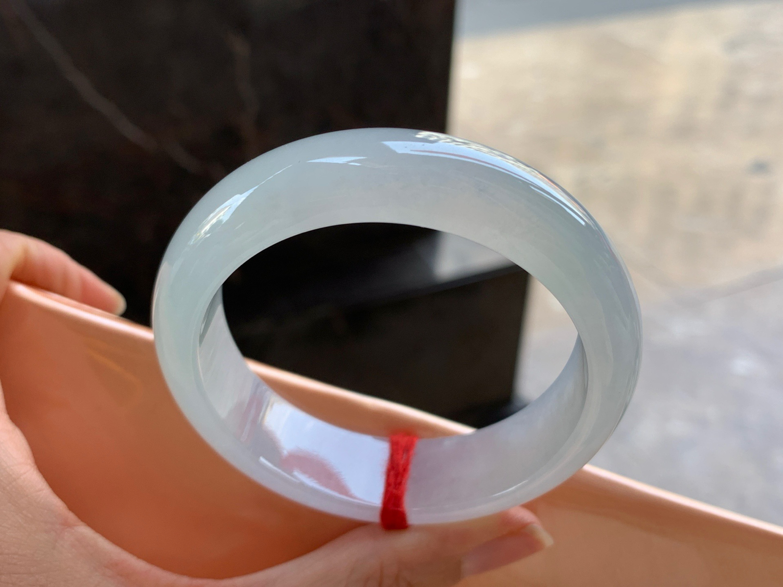 53.5-15.8-8

冰种宽版手镯^_^冰透