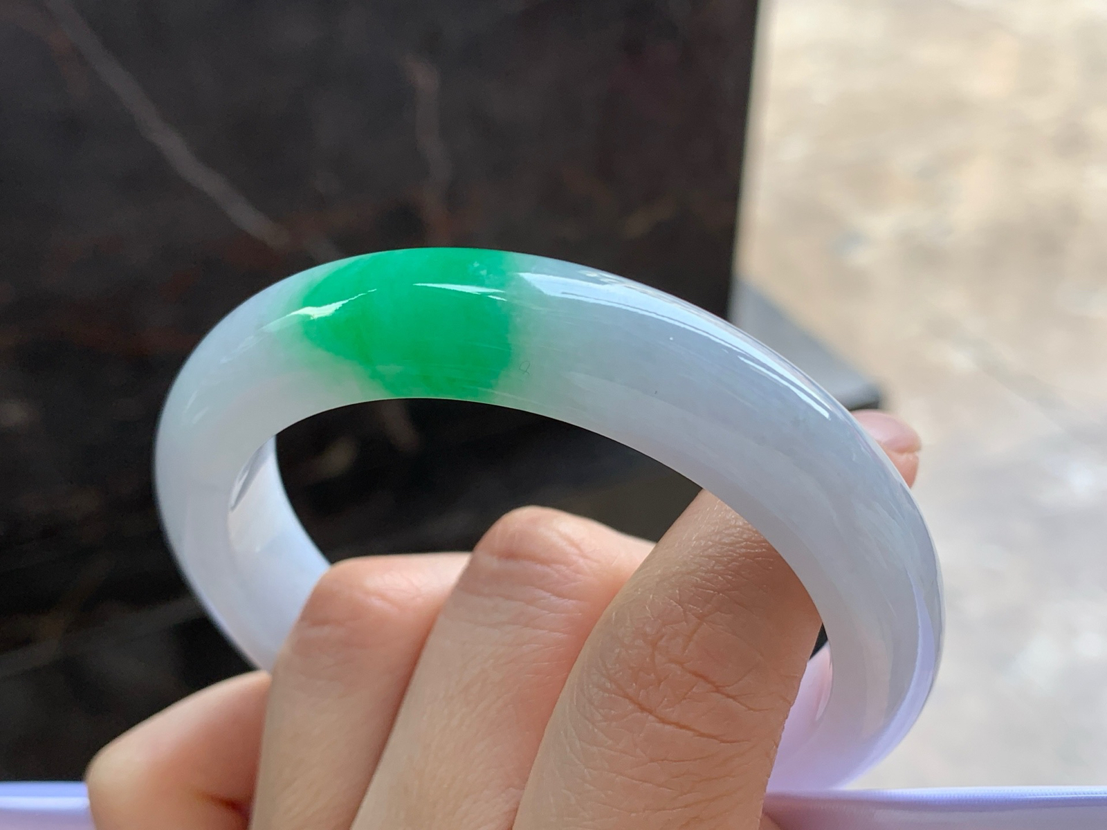 57-12.5-9

带色手镯^_^玉质温润 颜色鲜艳