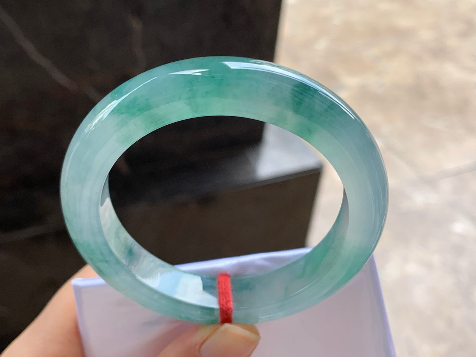 54-11.9-9.3

冰种飘花手镯^_^鲜艳