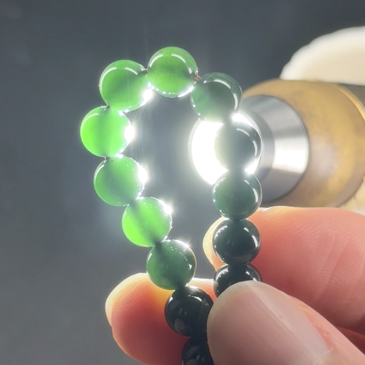 精品墨翠珠子手链 种好色正 黑度极好 打灯通透 油性十足 尺寸6.2