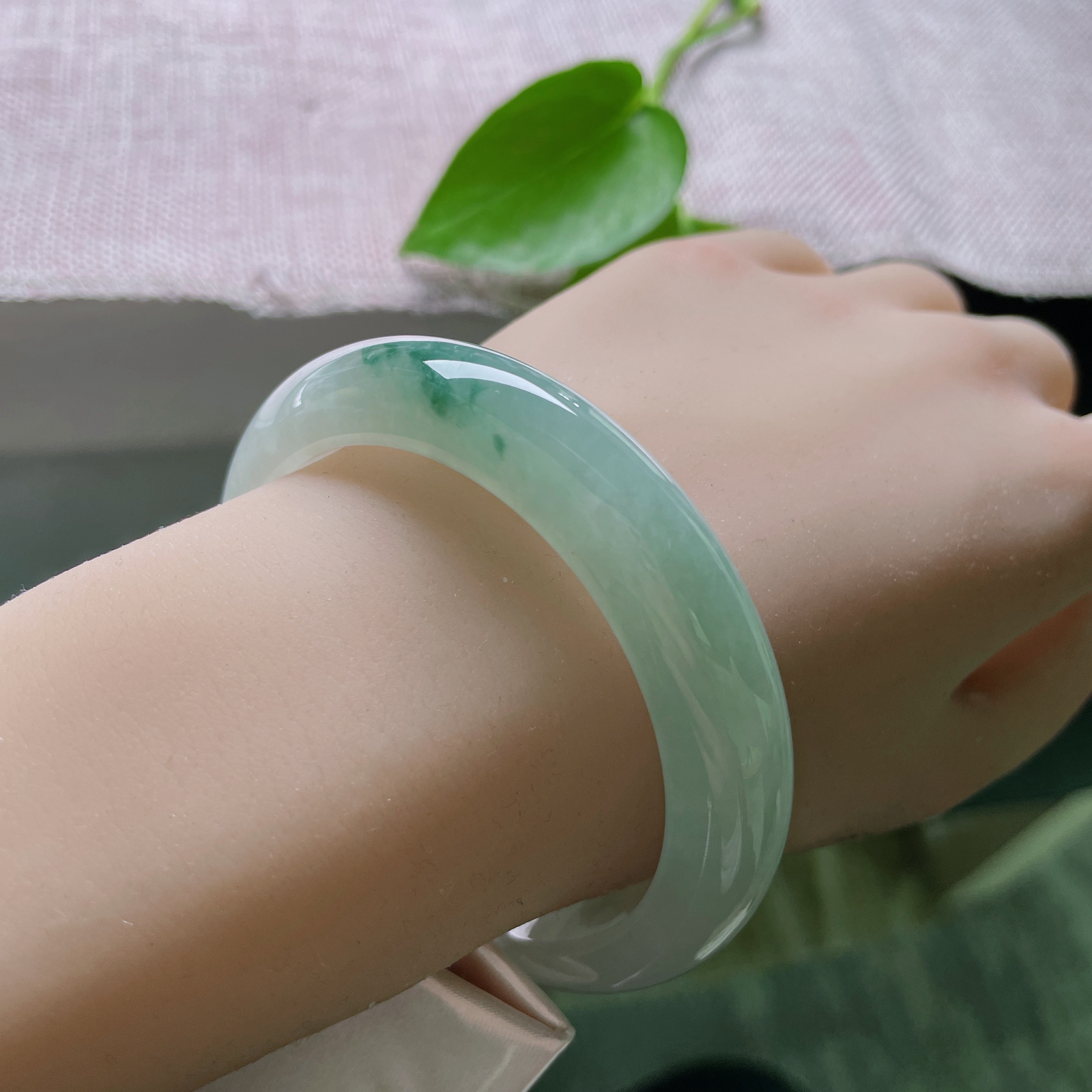 55.8/12.7/8.8飘花正圈，贵气，灵动雅致，耐看..