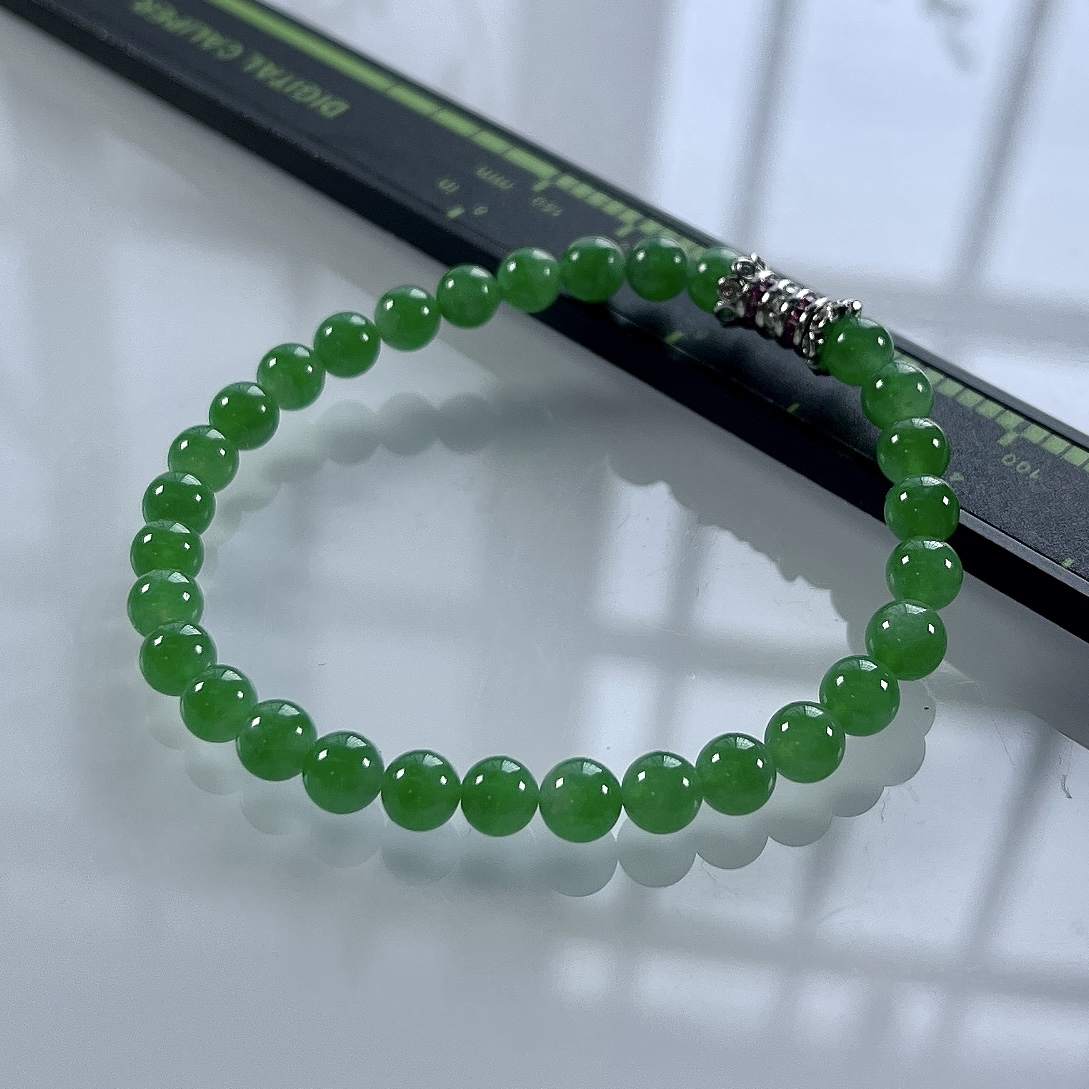 收藏级别，缅甸天然翡翠A货，卡5.5冰种起胶满绿阳绿小圆珠手串手链，尺寸：5.5mm/30颗，长度172mm，重量：10.00g