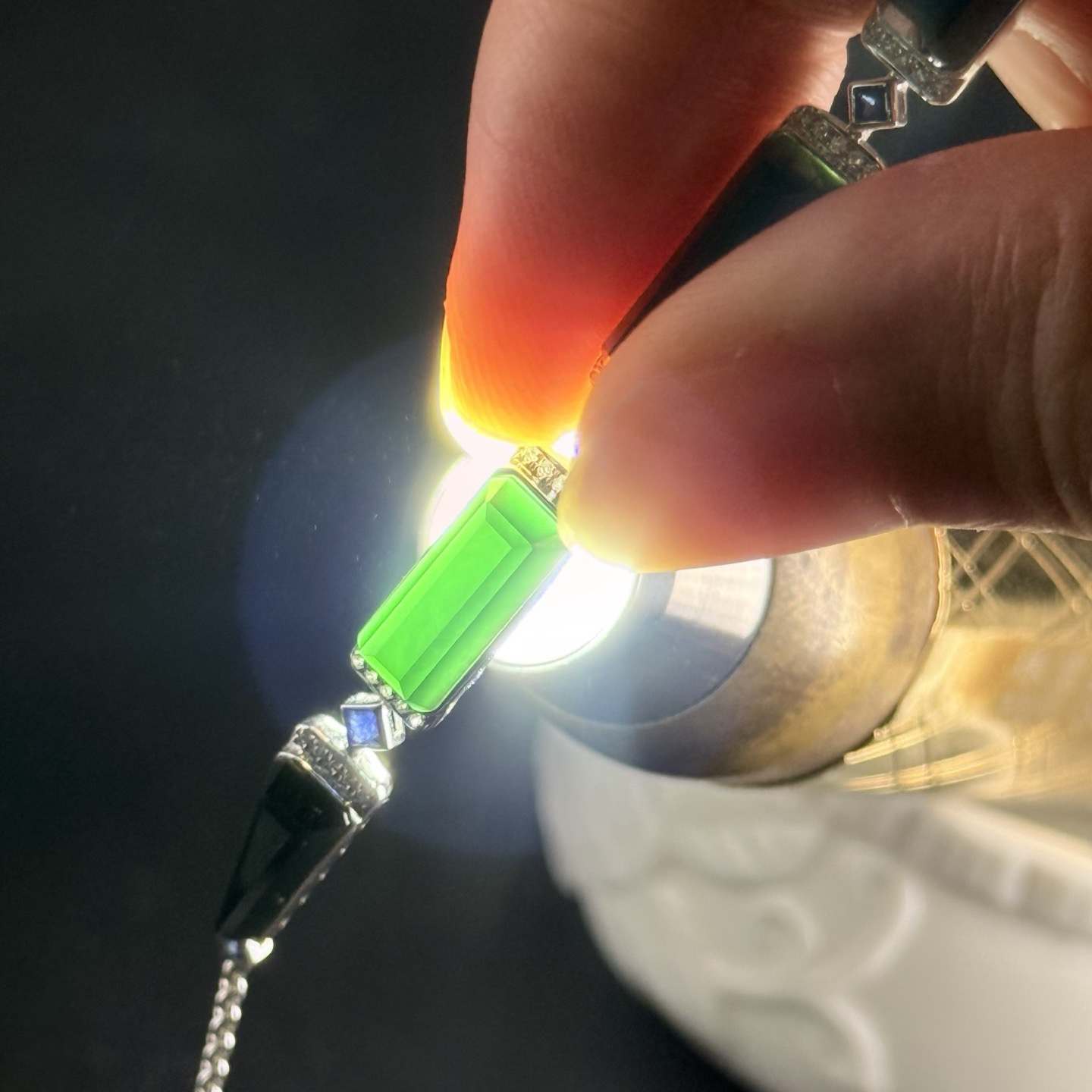 精品18k墨翠手链 种好色正 黑度极好 打灯通透 油性十足  尺寸13.5